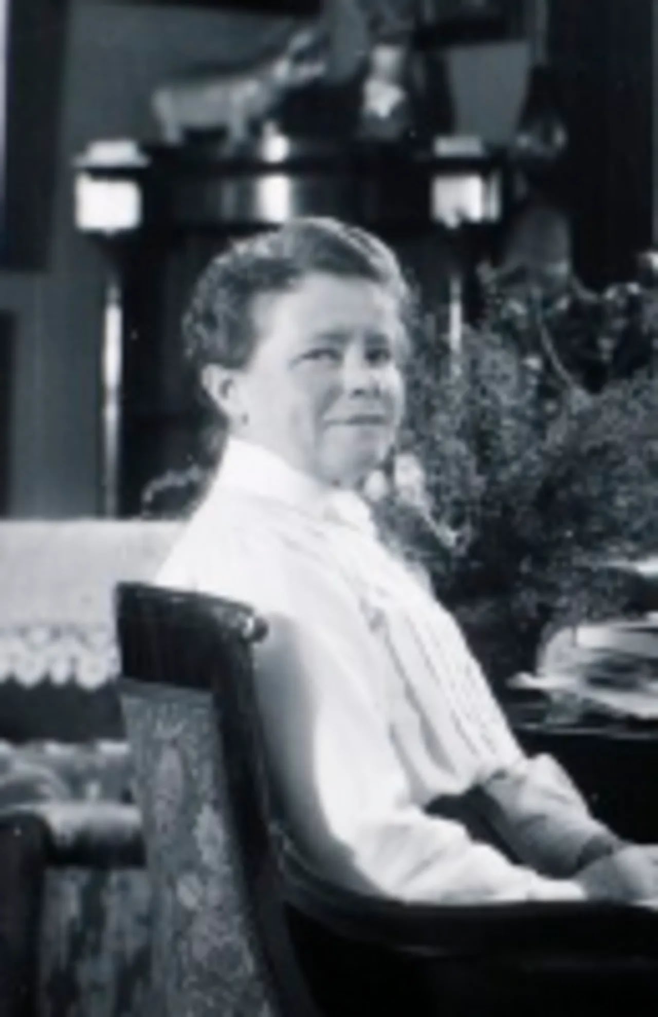 Portrait of Thora Knudsen (1861–1950) – memorial page