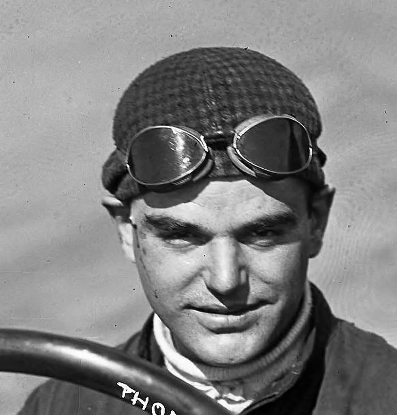 Portrait of Joe Thomas (1890–1965) – memorial page