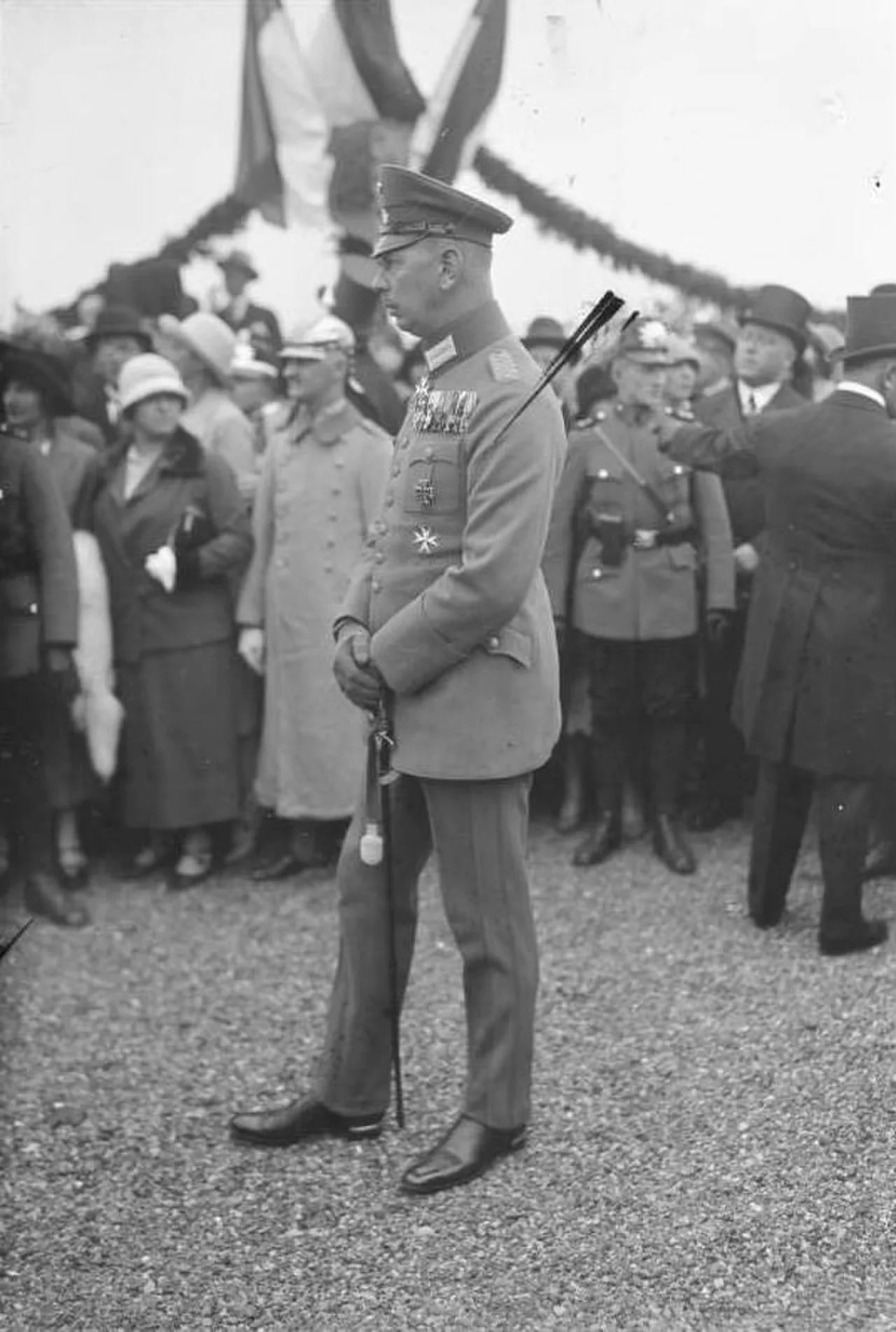 Porträt von Oskar von Hindenburg (1883–1960) – Gedenkseite