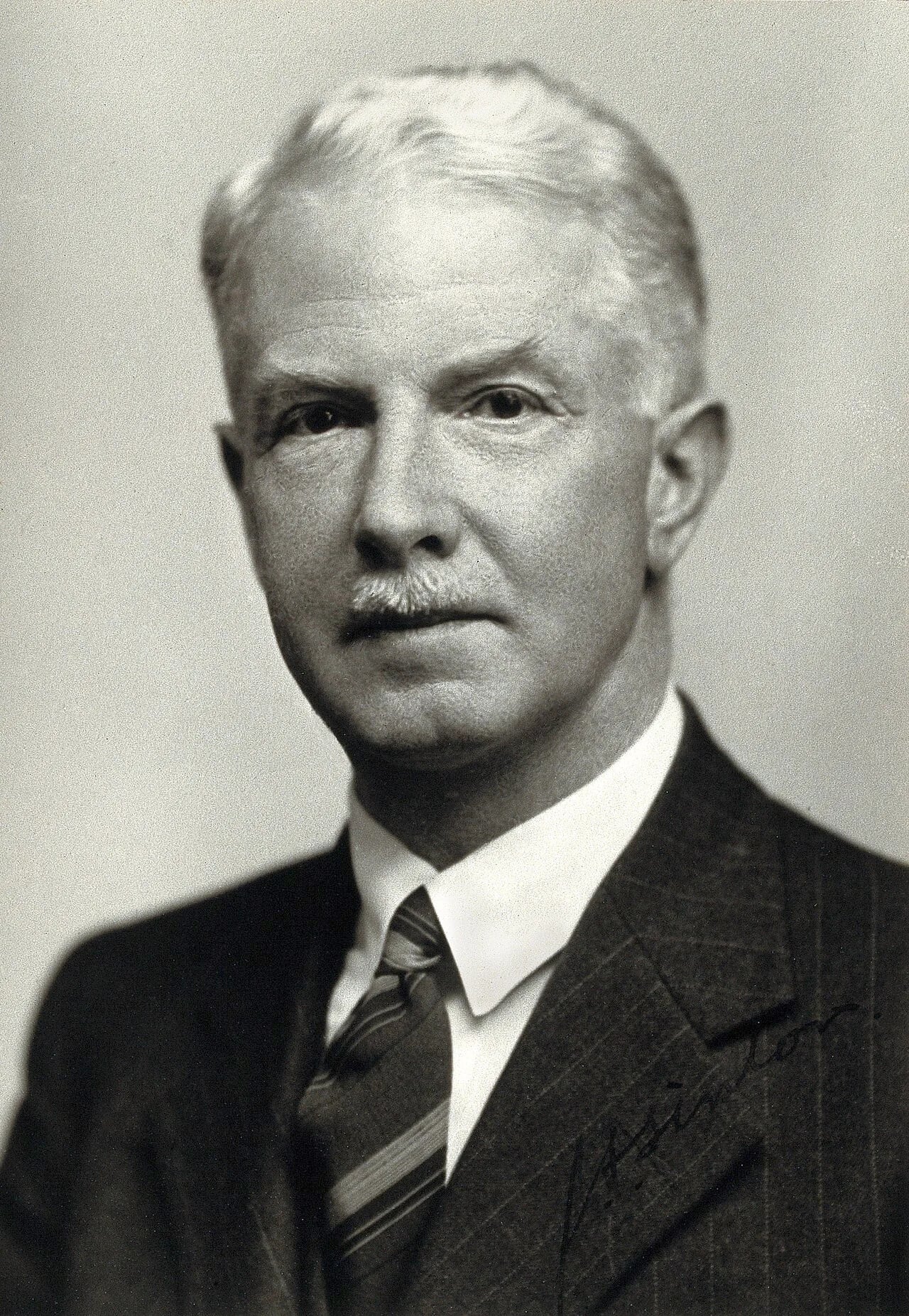 Porträt von John Alexander Sinton (1884–1956) – Gedenkseite