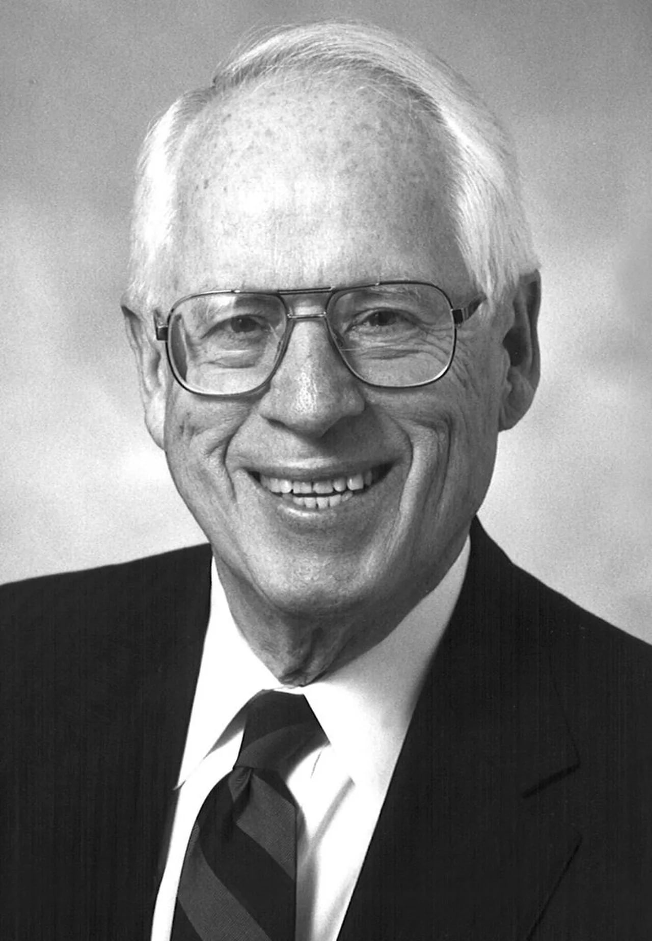 Porträt von John C. Truesdale (1921–2011) – Gedenkseite