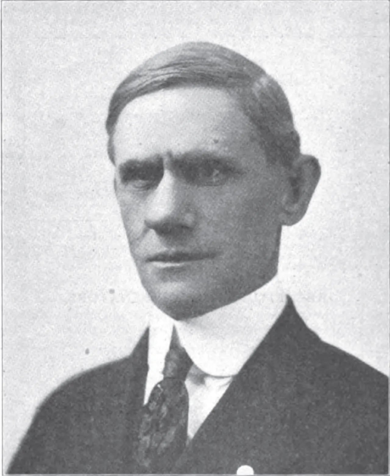 Portrait of John H. Arnold (1862–1944) – memorial page
