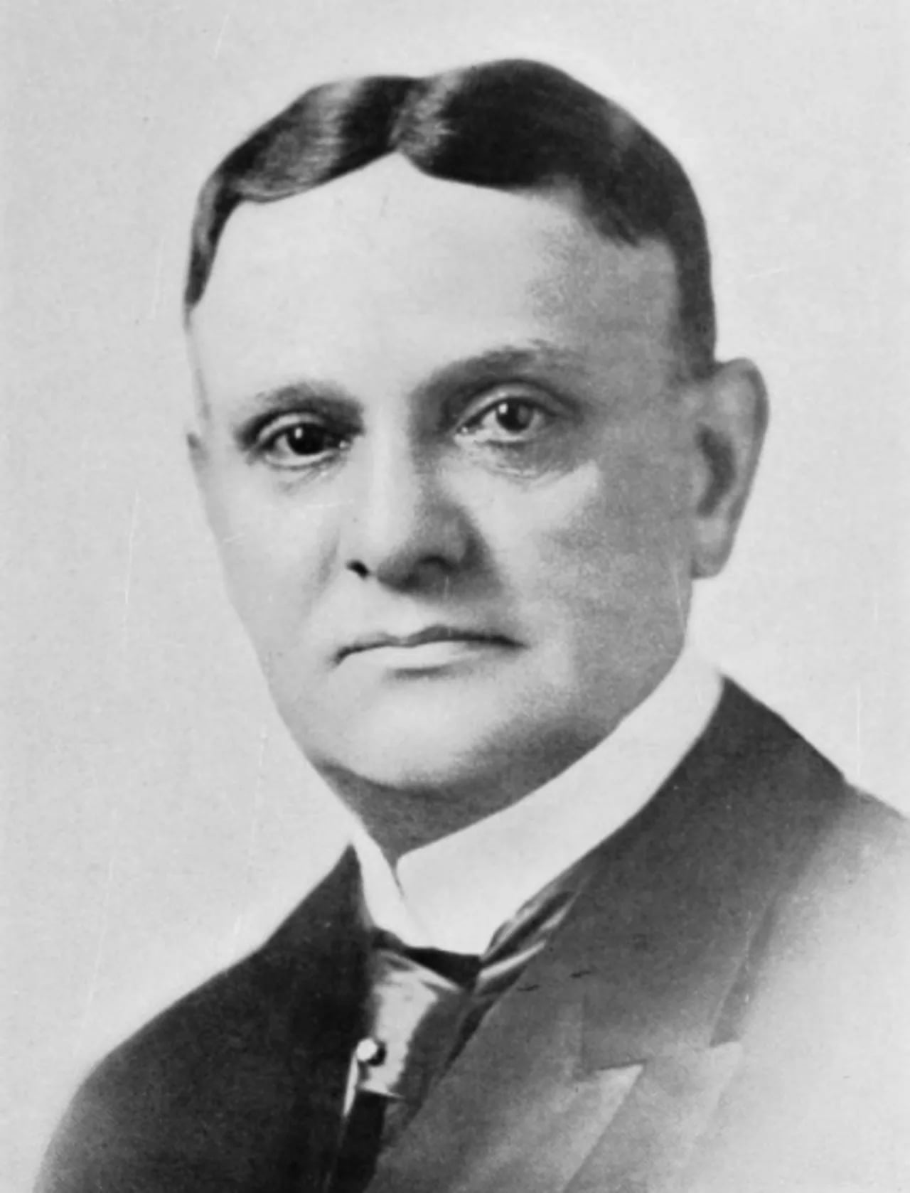 Portrait of John H. Buschemeyer (1869–1935) – memorial page