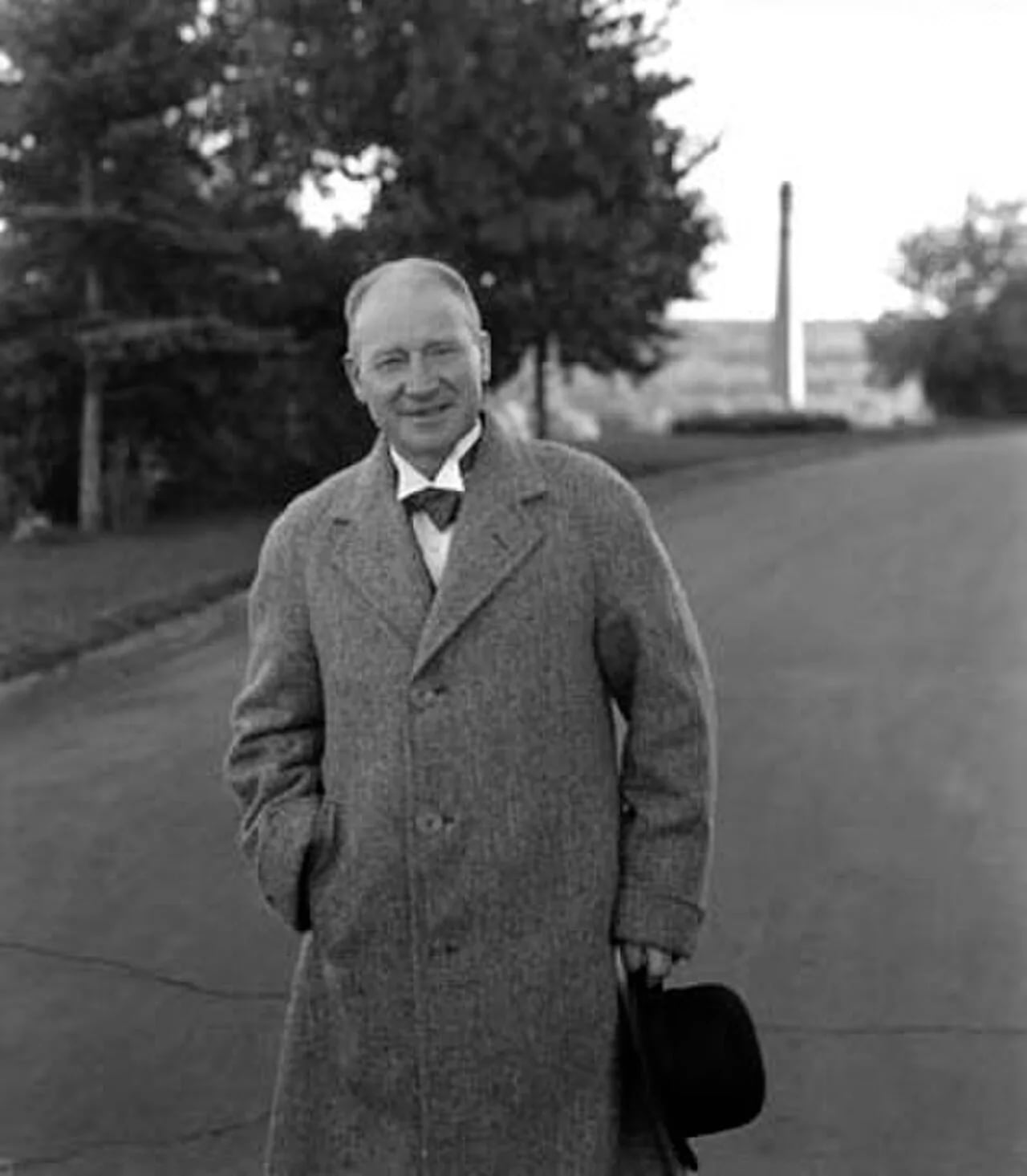 Portrait of John Hugill (1881–1971) – memorial page