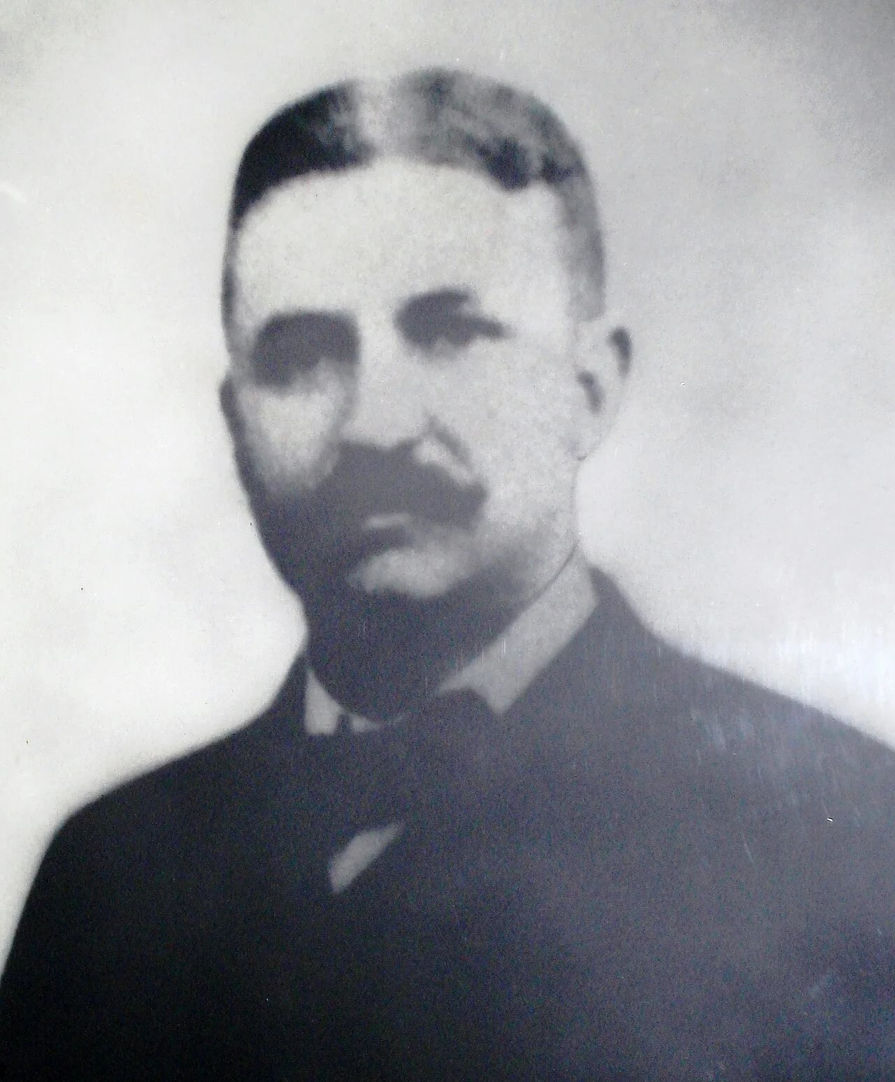 Portrait of John L. Leal (1858–1914) – memorial page