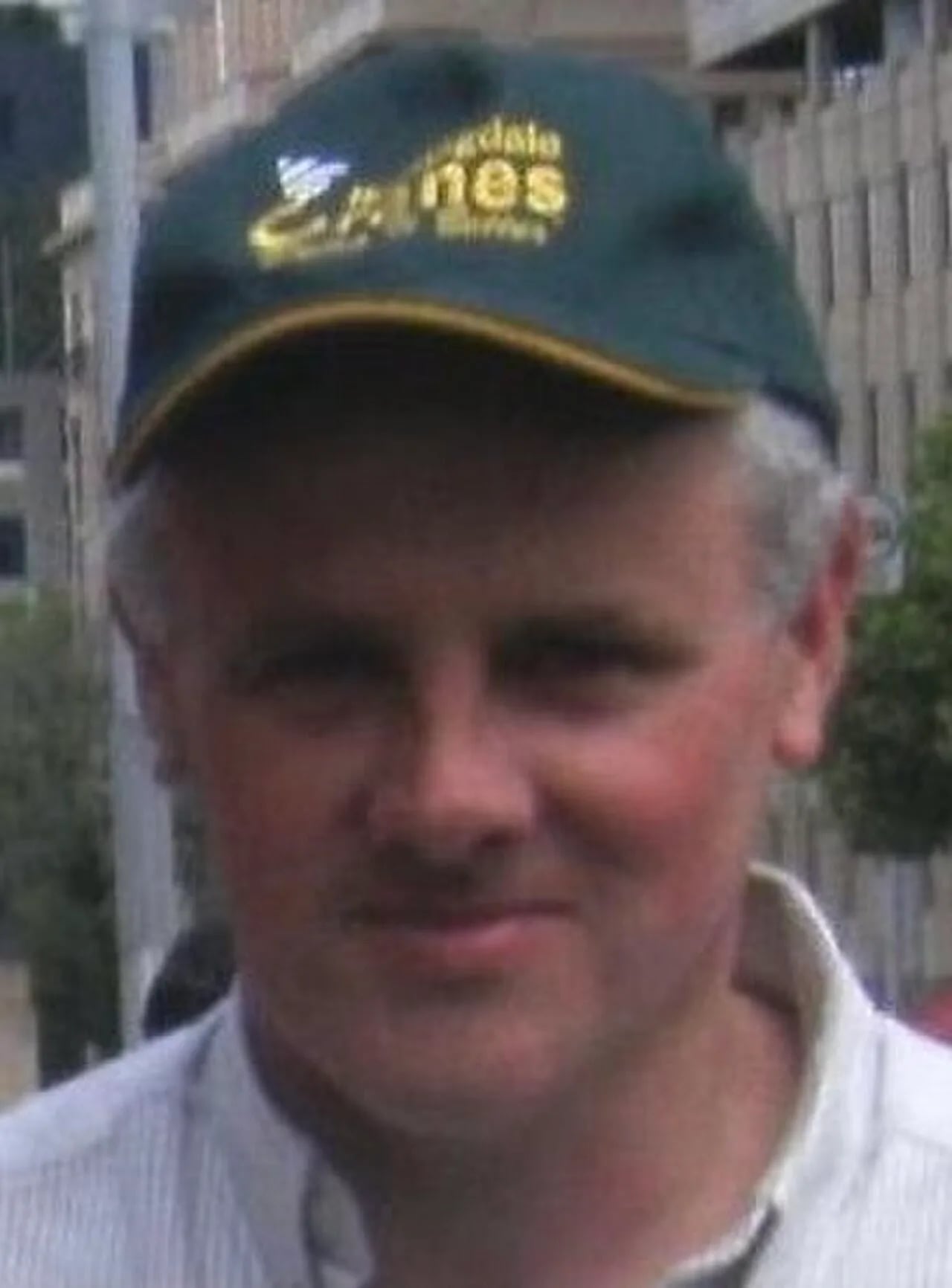 Porträt von John Madigan (1966–2020) – Gedenkseite