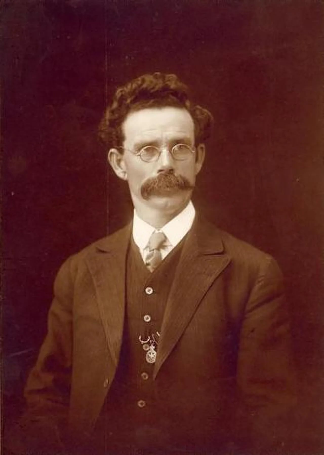 Portrait of John Mullan (1871–1941) – memorial page