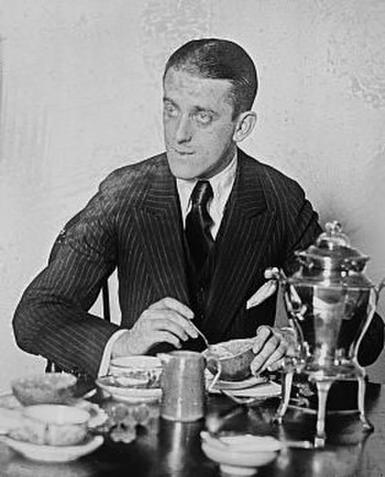 Porträt von John Murray Anderson (1886–1954) – Gedenkseite