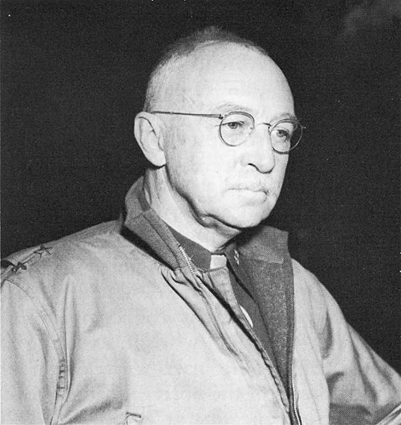 Porträt von John P. Lucas (1890–1949) – Gedenkseite