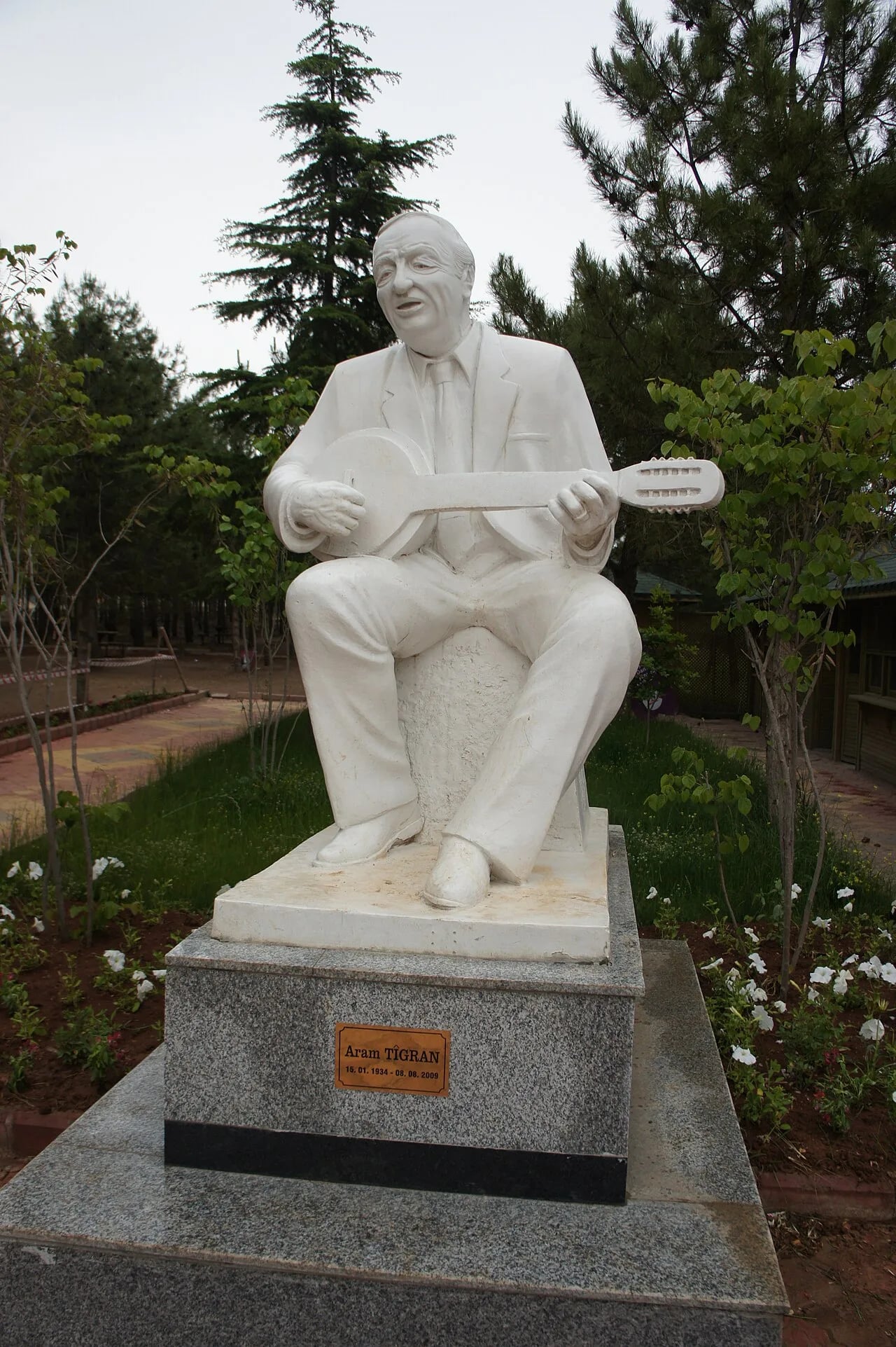 Portrait of Aram Tigran (1934–2009) – memorial page