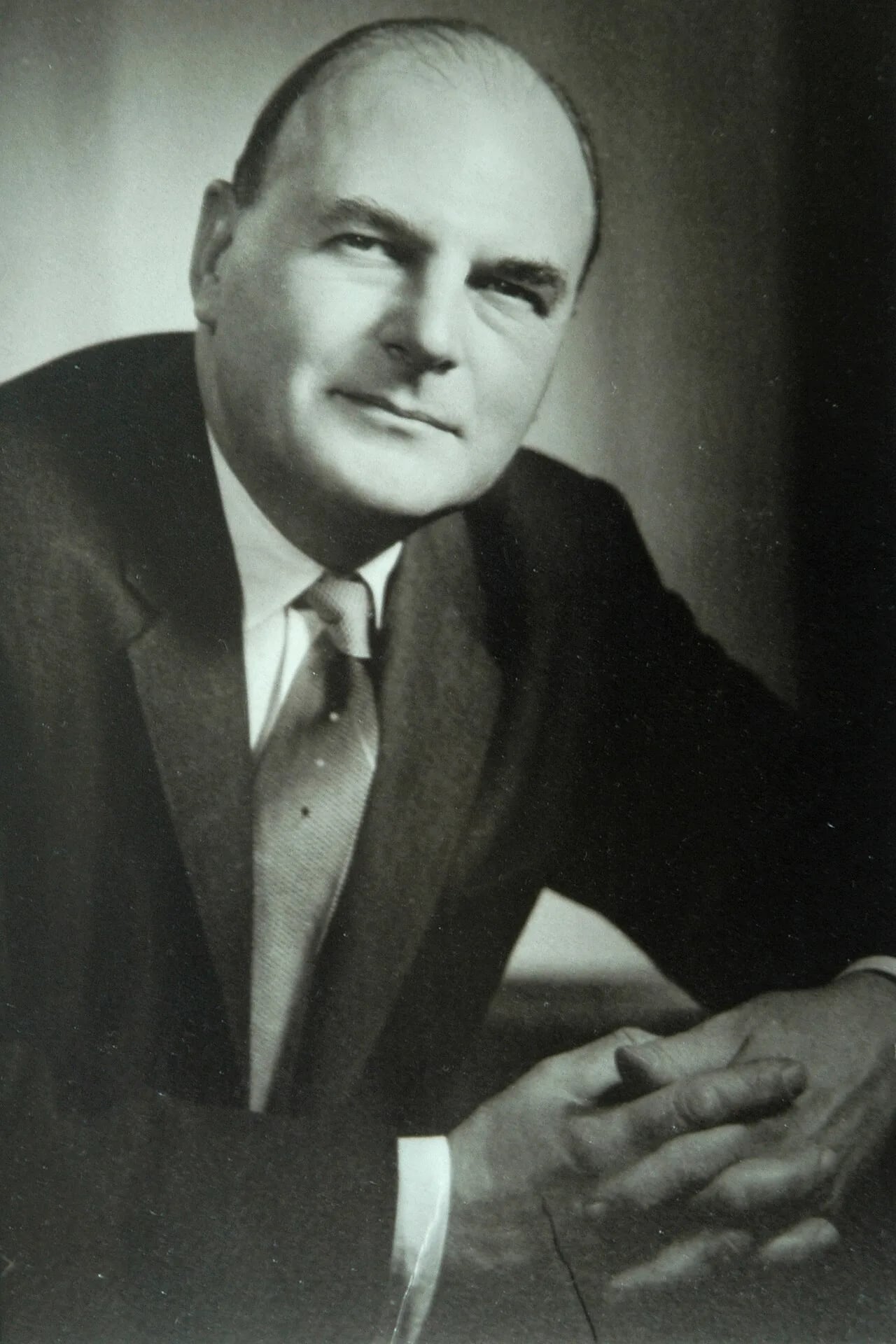 Portrait of John Thompson (1908–1986) – memorial page
