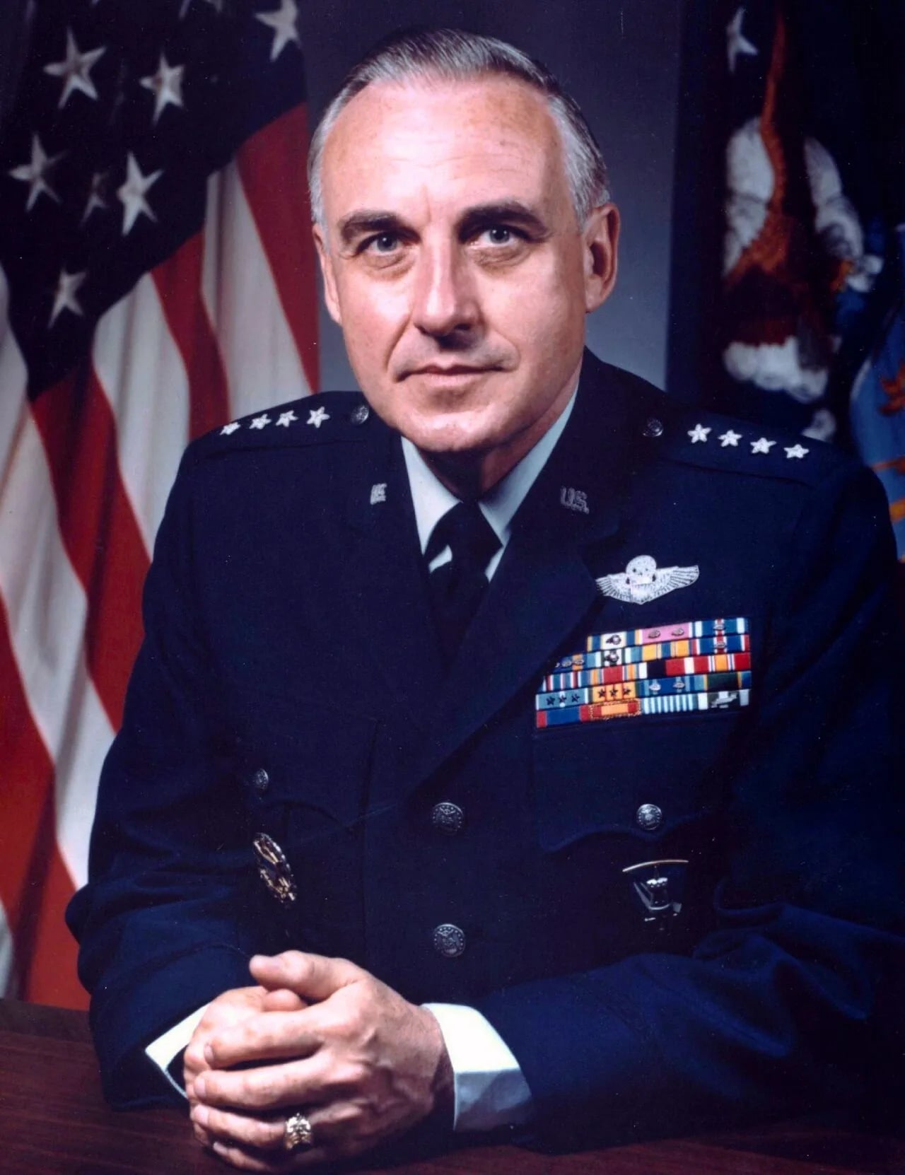 Porträt von John W. Pauly (1923–2013) – Gedenkseite