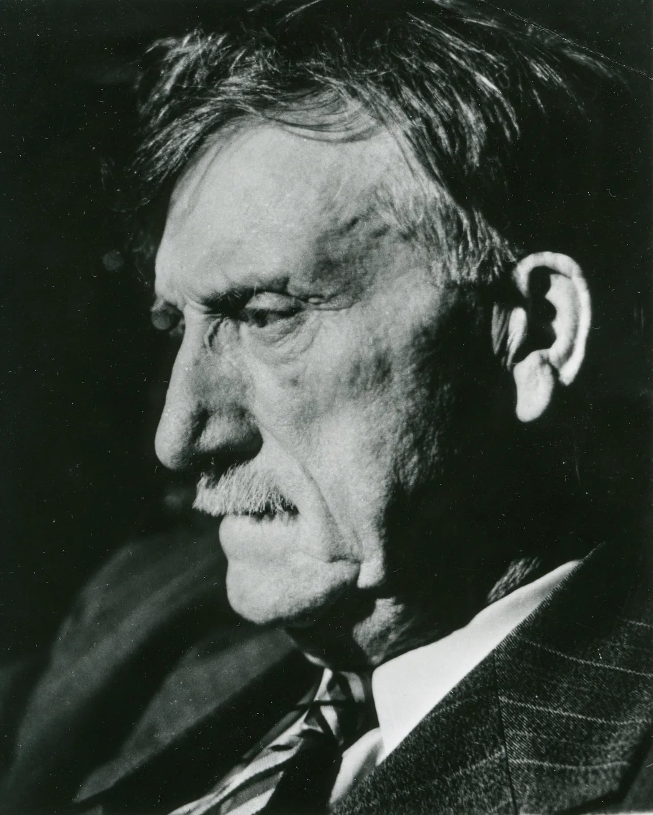 Portrait of John Wesley Dafoe (1866–1944) – memorial page