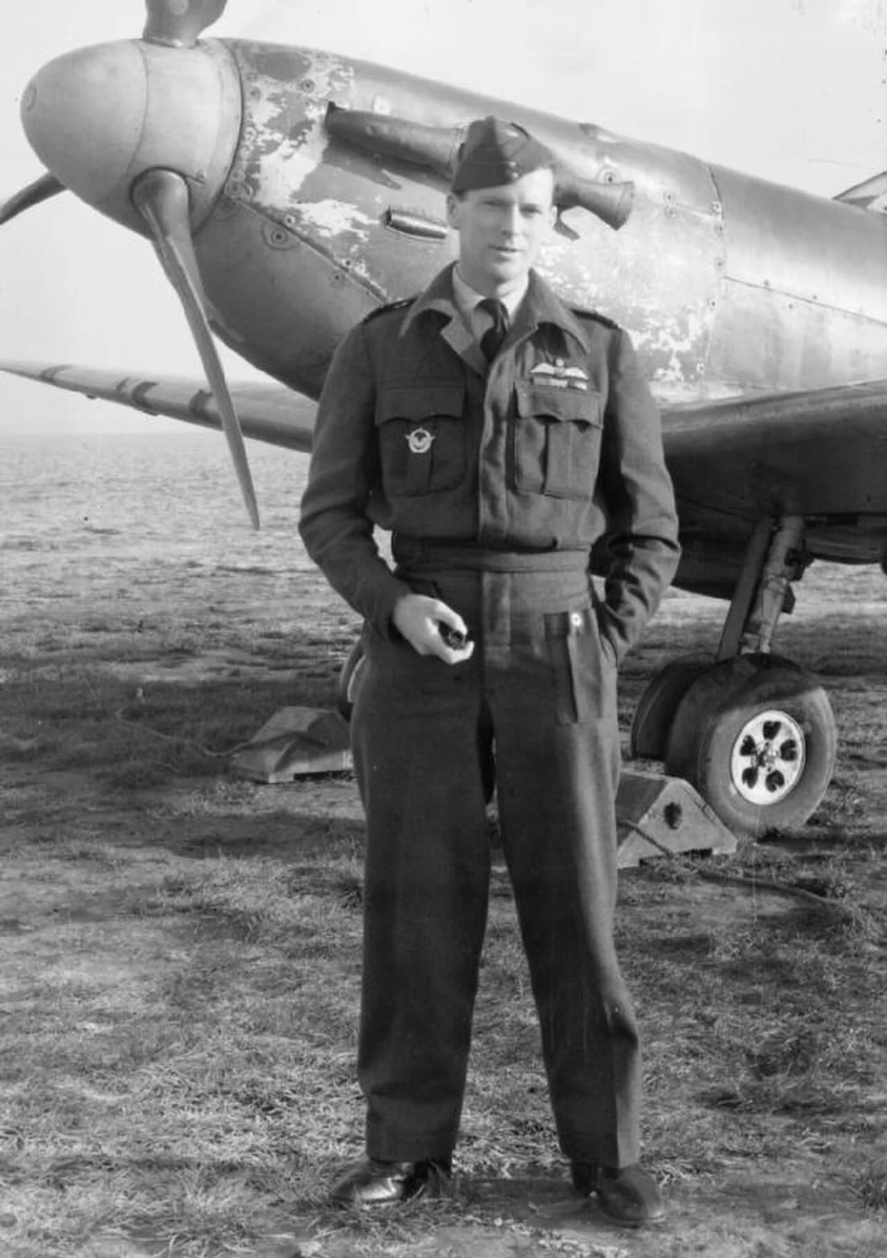 Portrait of Johnny Checketts (1912–2006) – memorial page