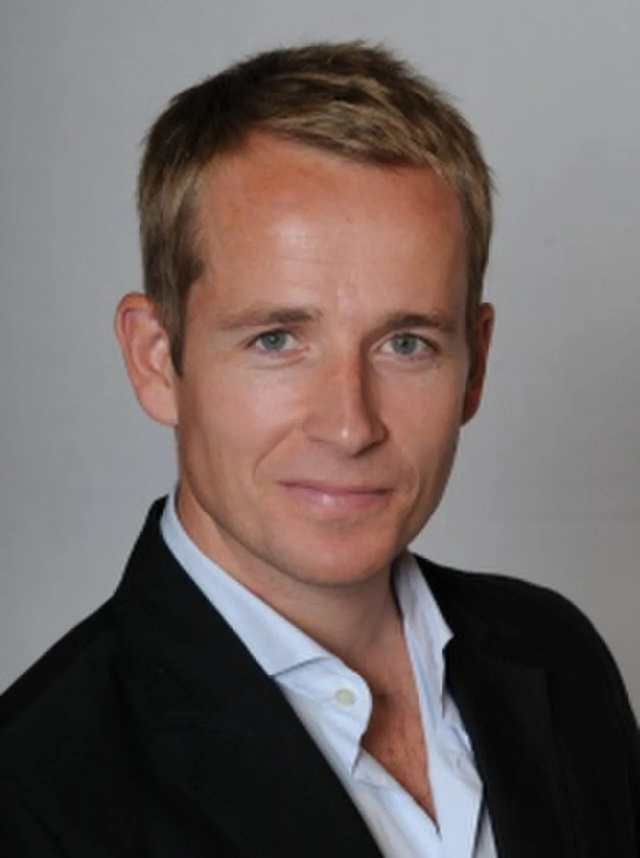 Portrait of Jonnie Irwin (1973–2024) – memorial page