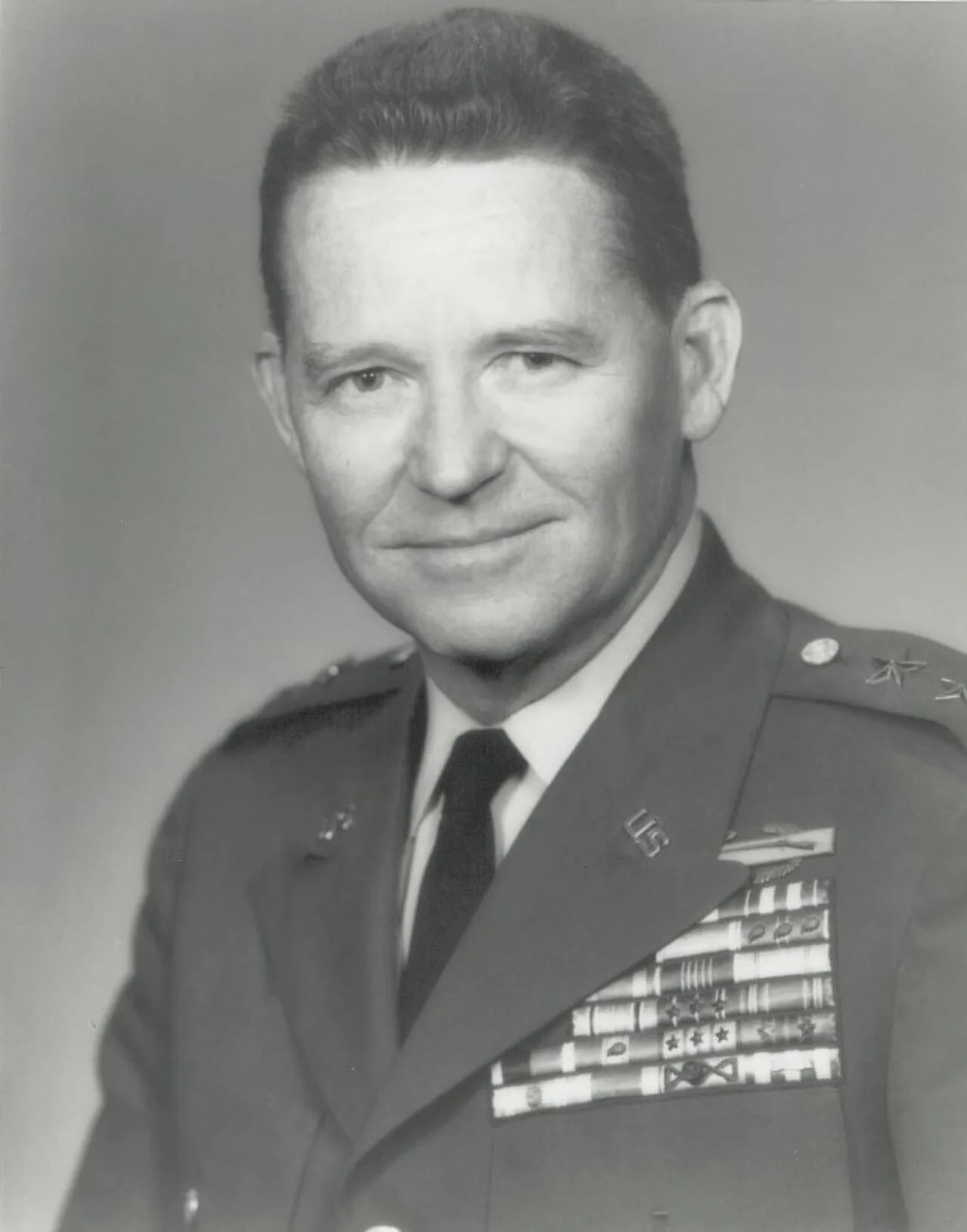 Porträt von Joseph A. McChristian (1914–2005) – Gedenkseite