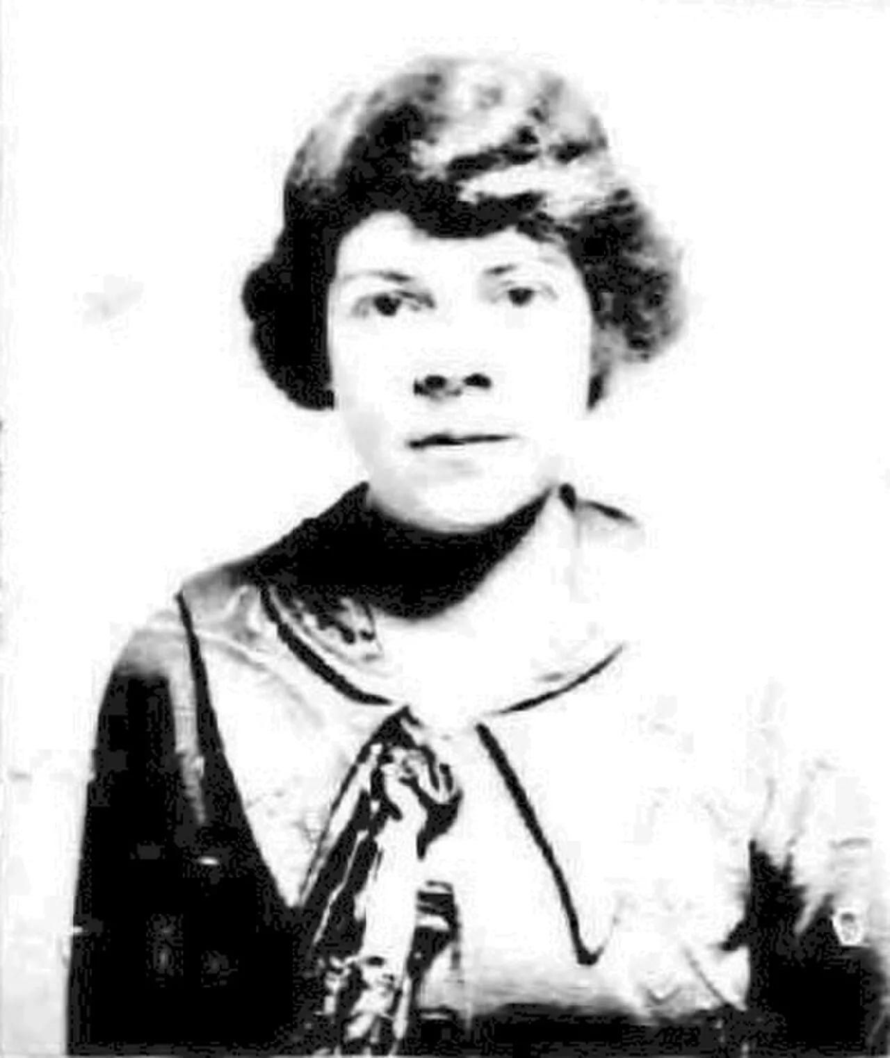 Portrait of Josephine Dillon (1884–1971) – memorial page