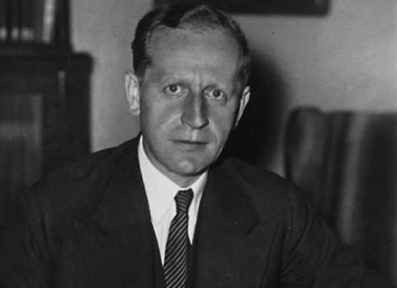 Portrait of Kurt Schmitt (1886–1950) – memorial page