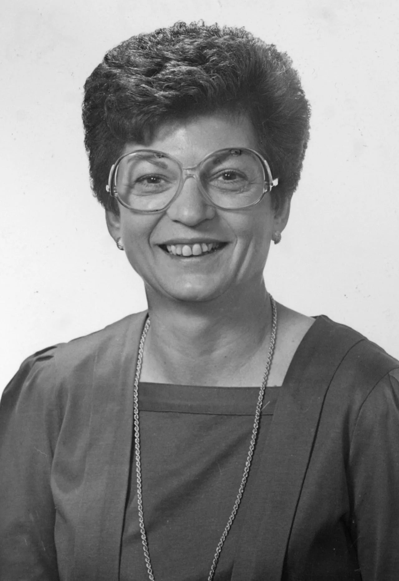 Portrait of Joy Corning (1932–2017) – memorial page