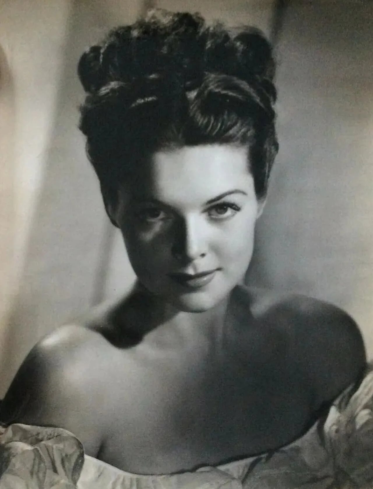 Porträt von Joyce MacKenzie (1925–2021) – Gedenkseite