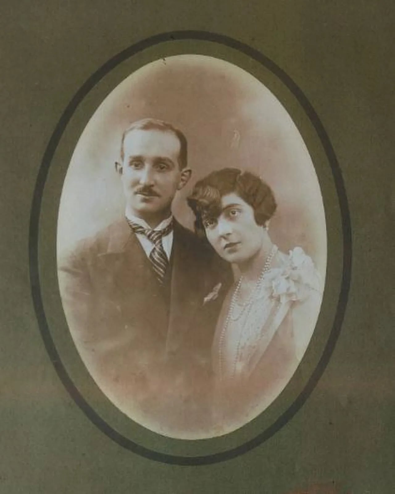 Porträt von Yvonne Curvale (1903–1962) – Gedenkseite