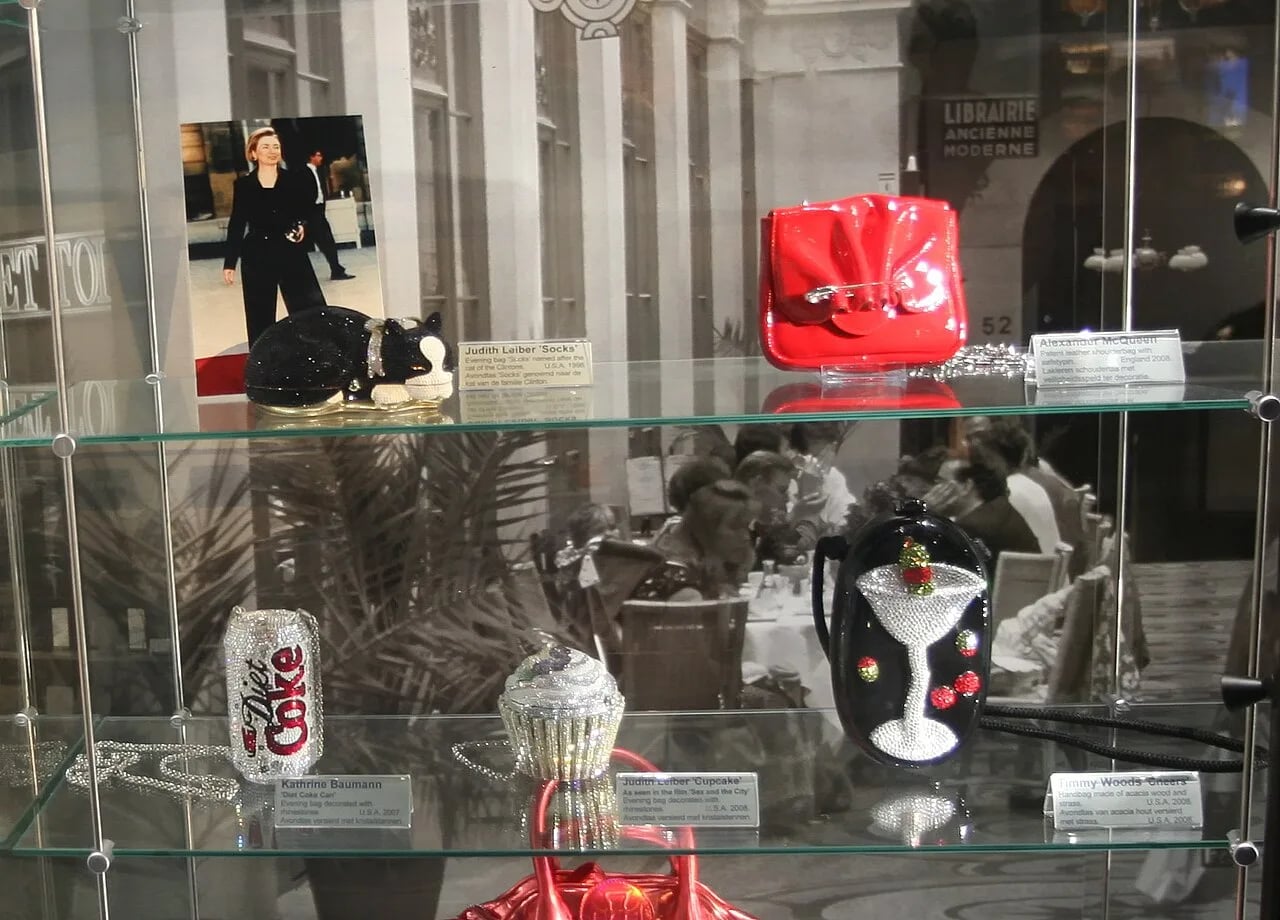 Porträt von Judith Leiber (1921–2018) – Gedenkseite