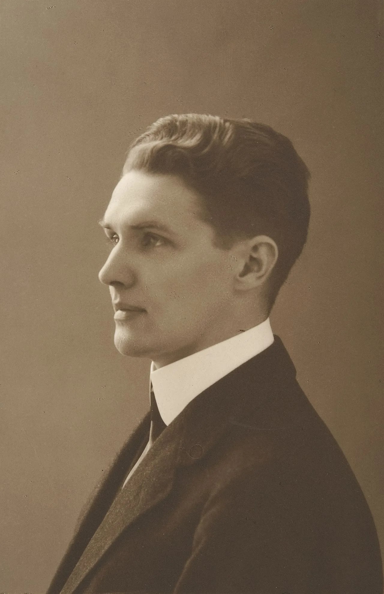 Portrait of Juho Aukusti Hollo (1885–1967) – memorial page