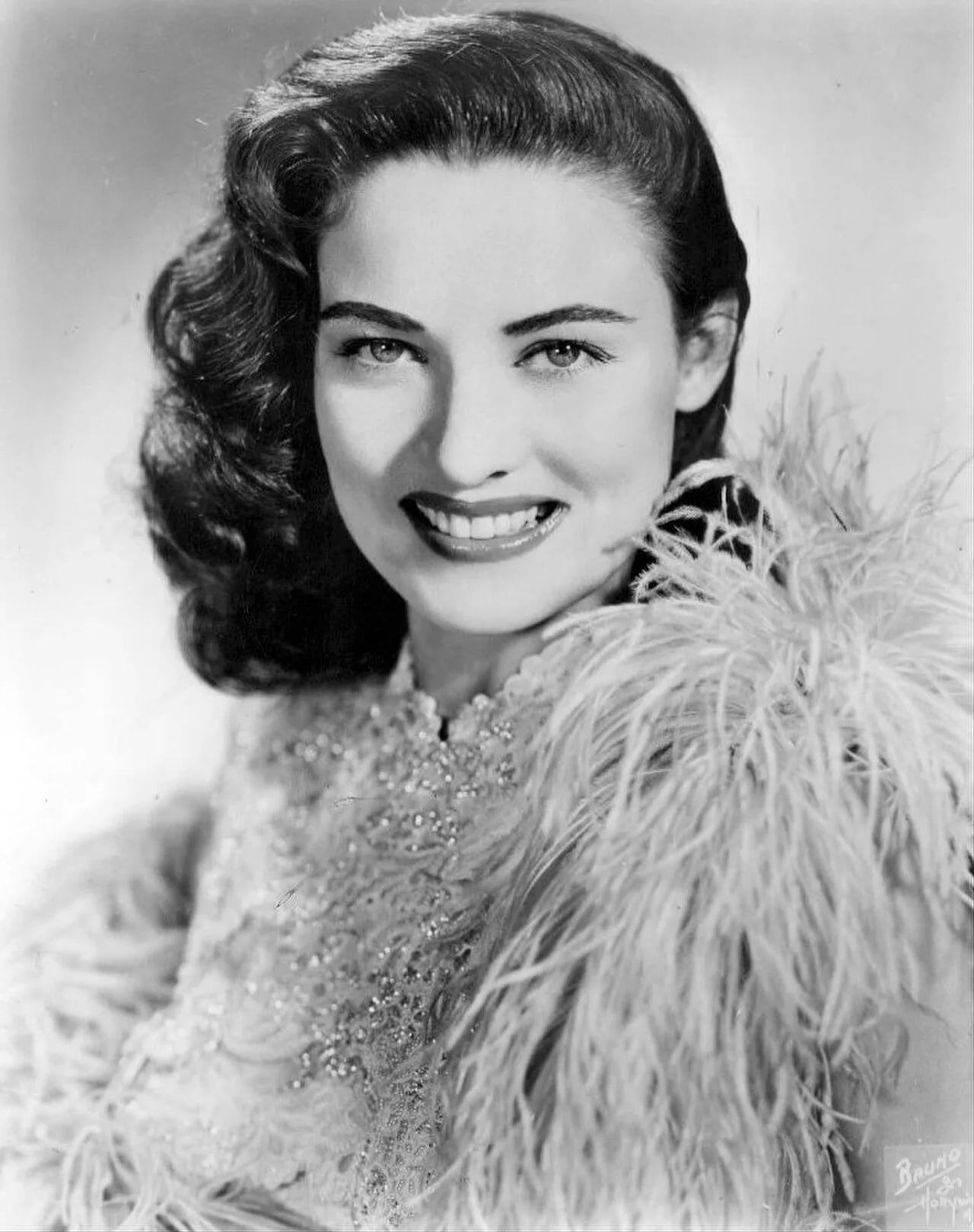 Porträt von Julie Wilson (1924–2015) – Gedenkseite