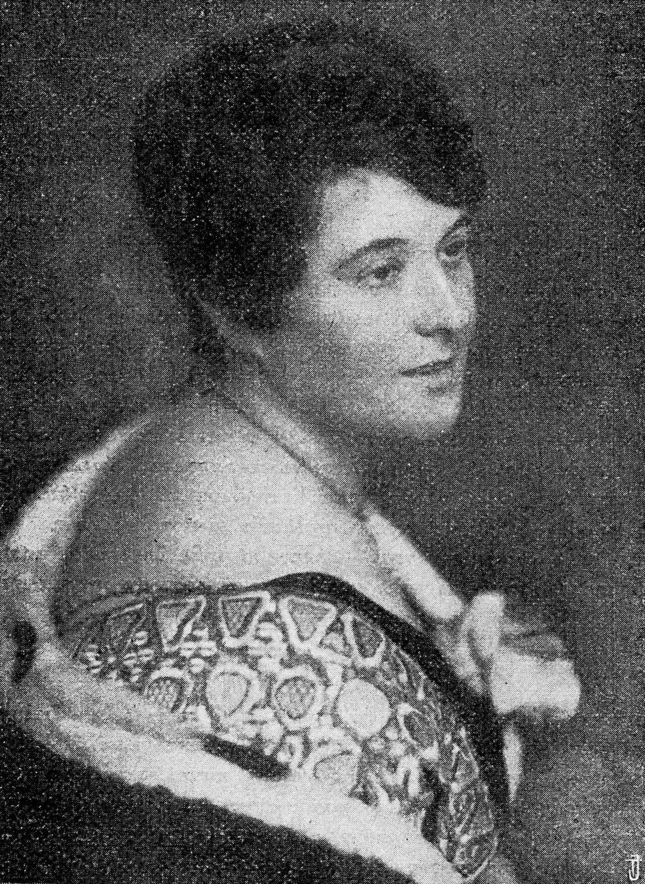 Portrait of Mira Costaperaria Dev (1882–1934) – memorial page