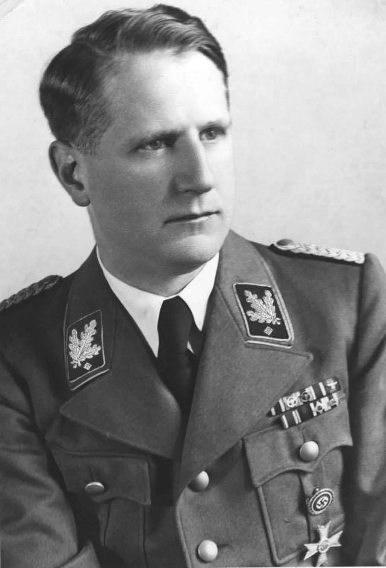 Porträt von Leonardo Conti (1900–1945) – Gedenkseite