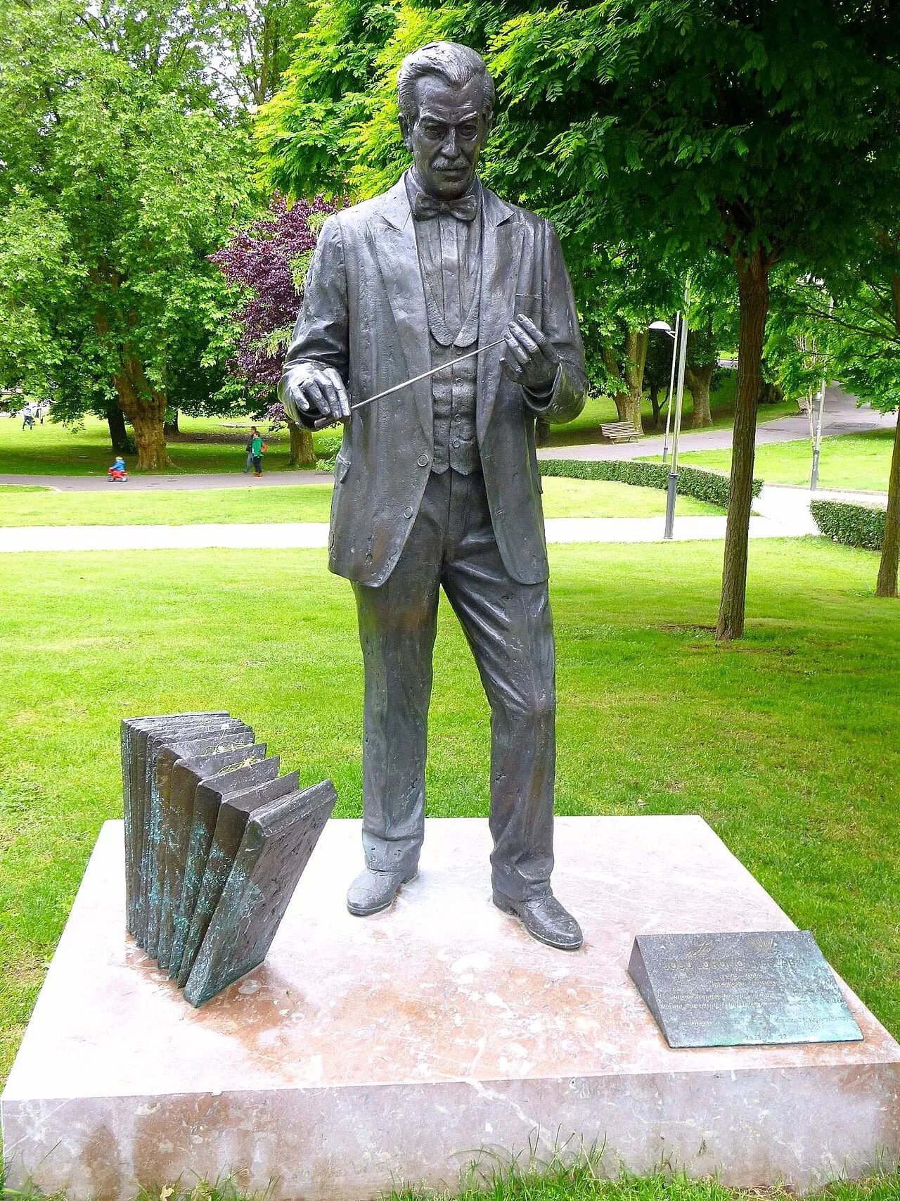 Portrait of Jesús María Loroño Elguezábal (1929–2008) – memorial page