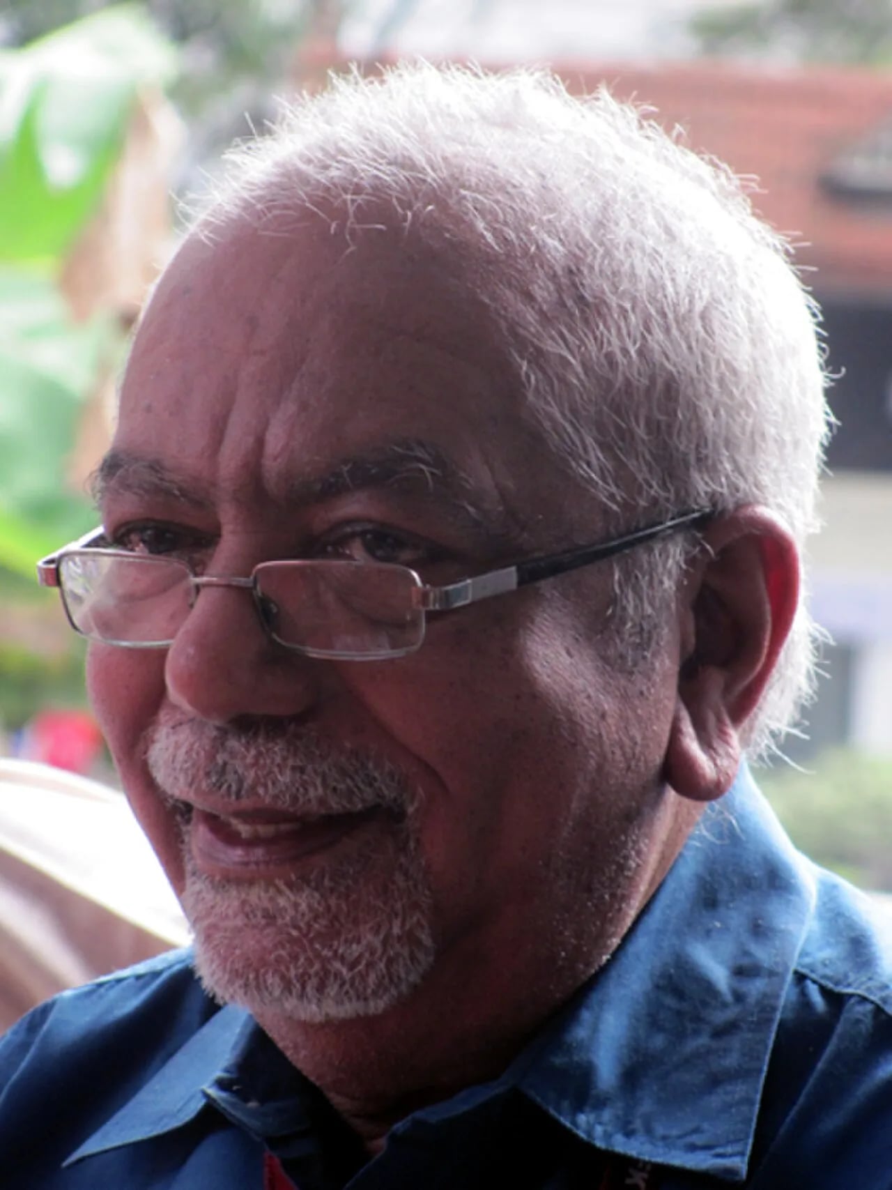 Porträt von K. G. George (1946–2023) – Gedenkseite