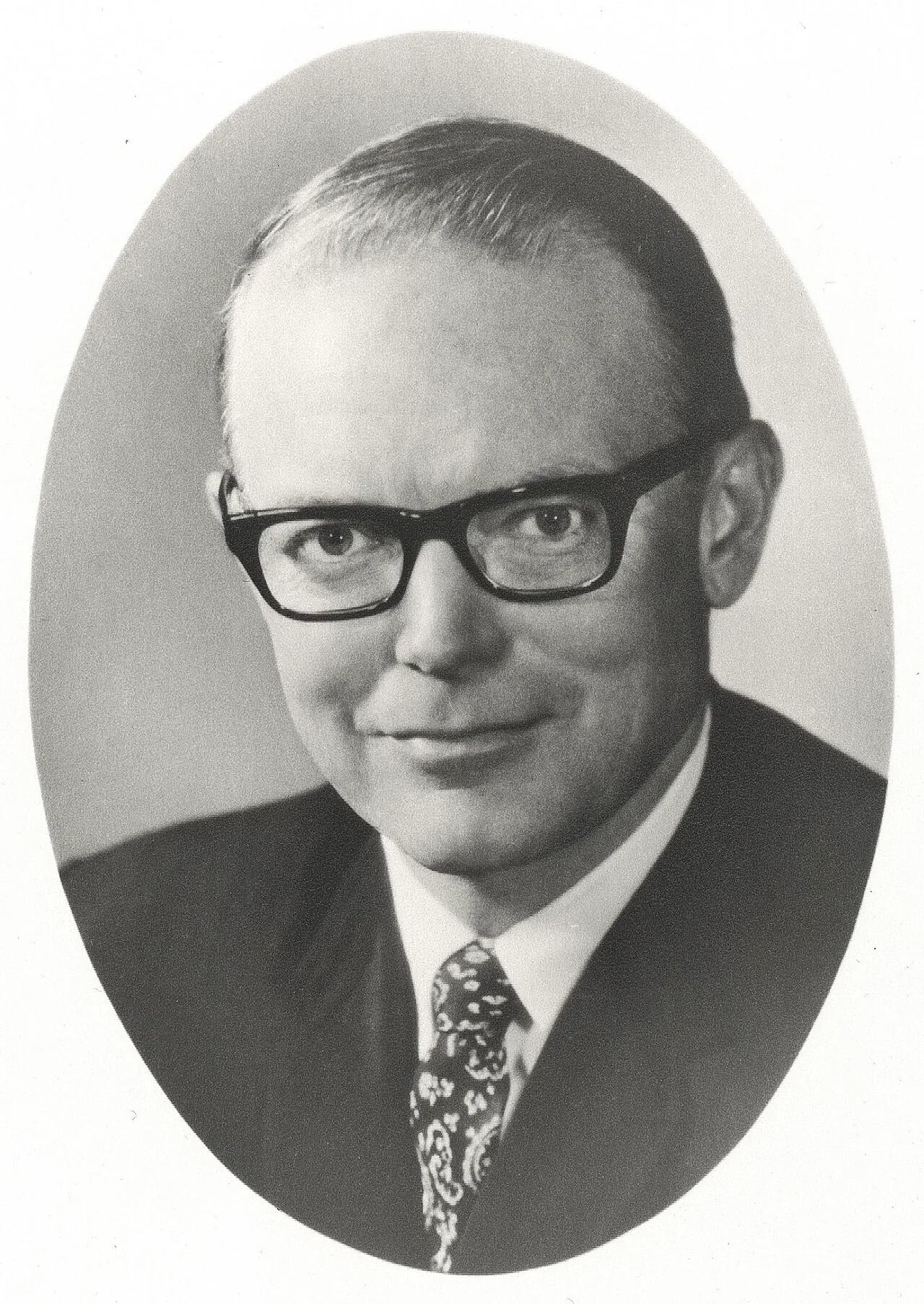 Portrait of John H. Reed (1921–2012) – memorial page