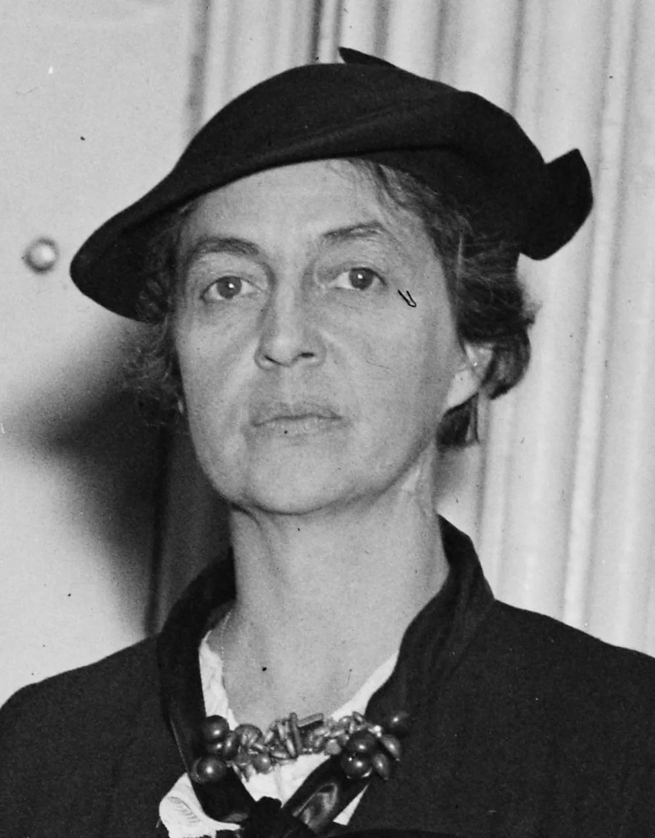 Portrait of Dorothy Smith Gruening (1888–1979) – memorial page