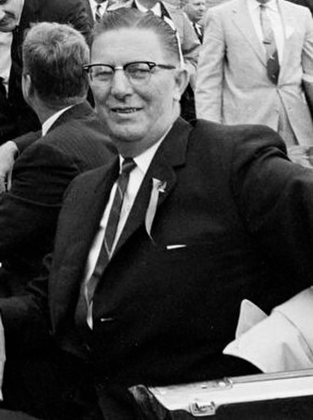 Portrait of Archie M. Gubbrud (1910–1987) – memorial page