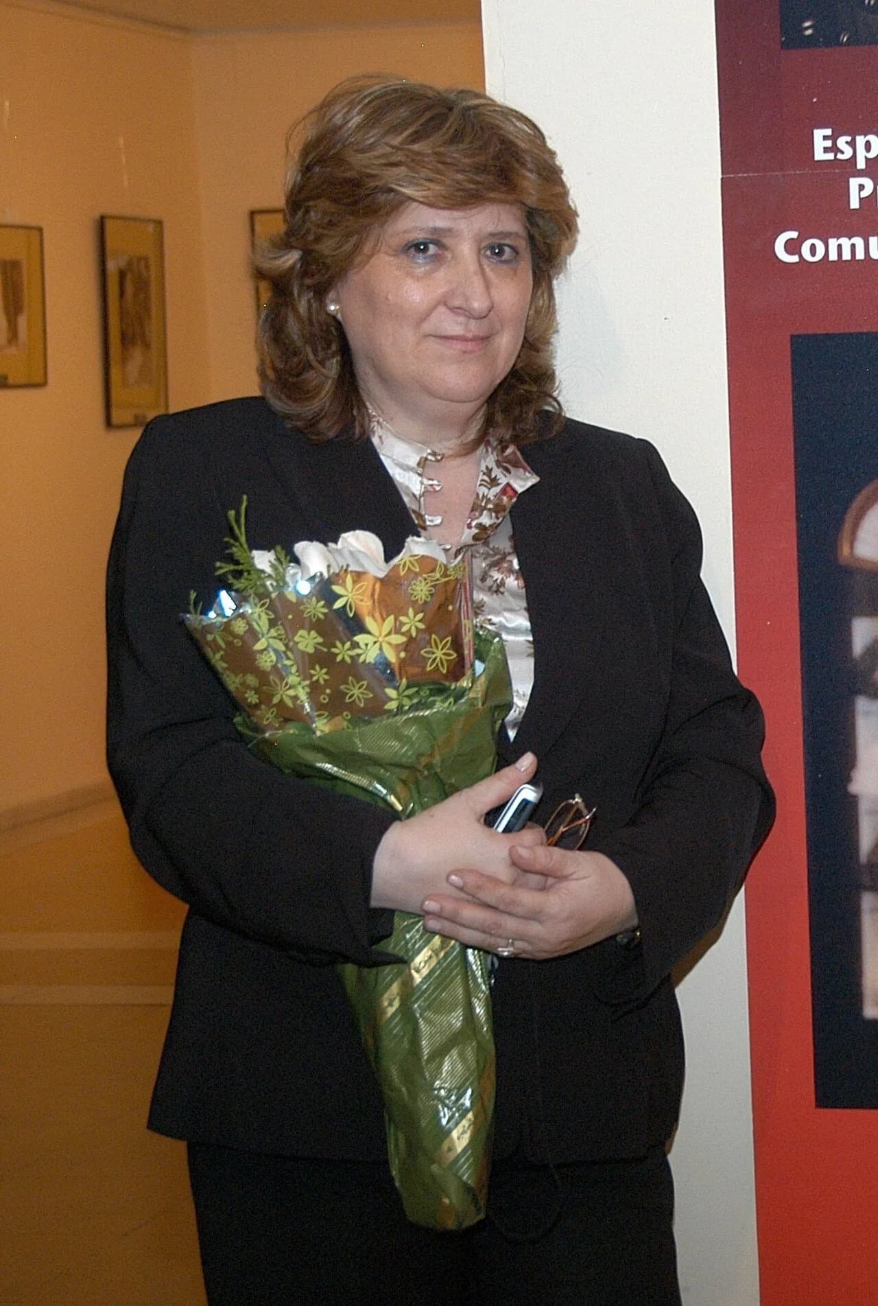 Portrait of Dolores de Lara (1952–2017) – memorial page