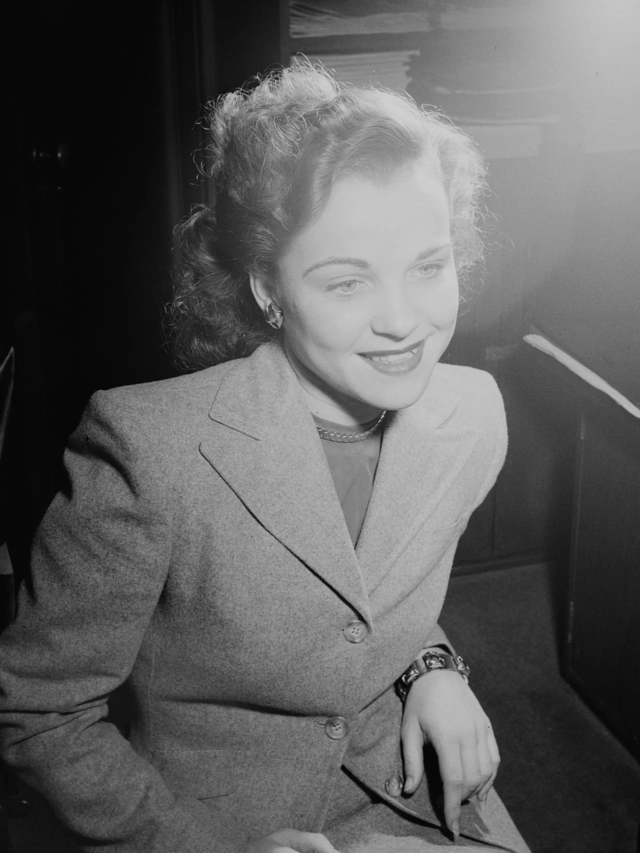 Portrait of Karen Chandler (1923–2010) – memorial page