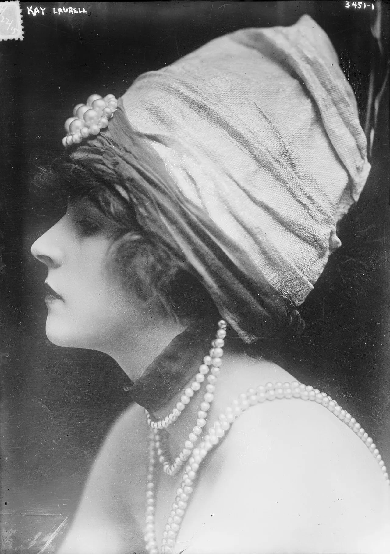 Portrait of Kay Laurell (1890–1927) – memorial page