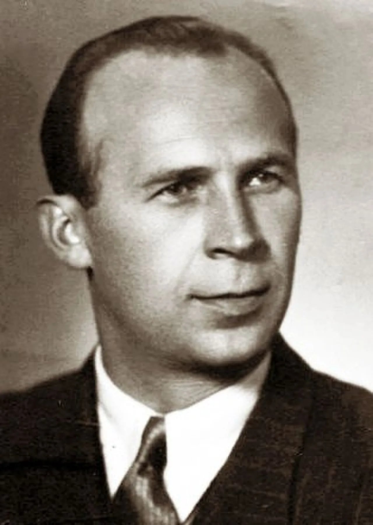 Portrait of Kazimierz Mijal (1910–2010) – memorial page