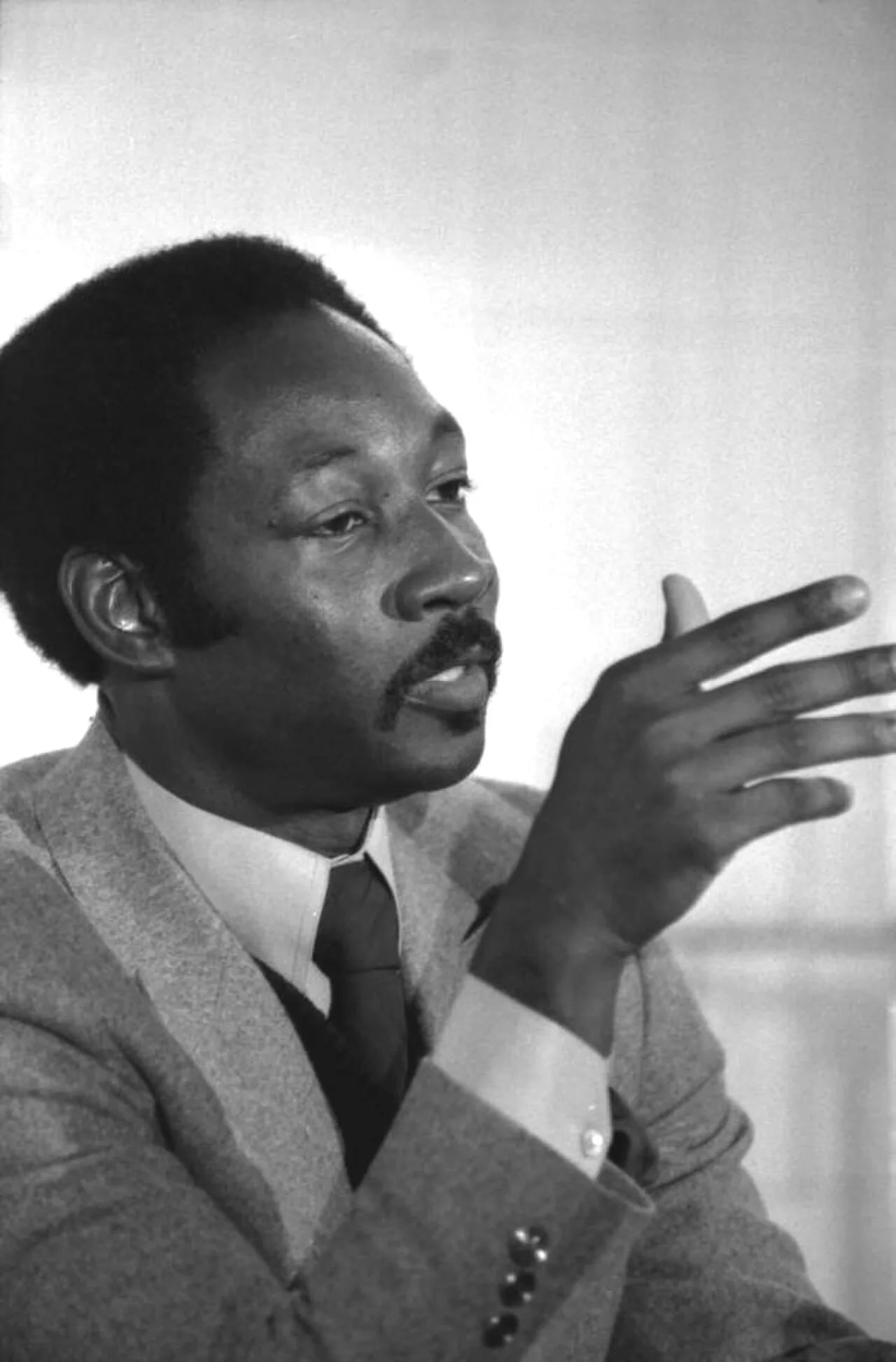 Portrait of Ken Riley (1947–2020) – memorial page