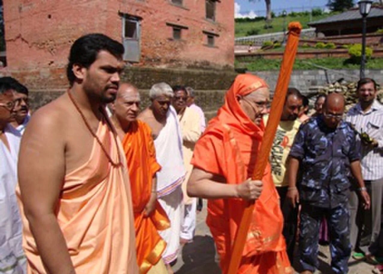 Porträt von Kesavananda Bharati (1940–2020) – Gedenkseite