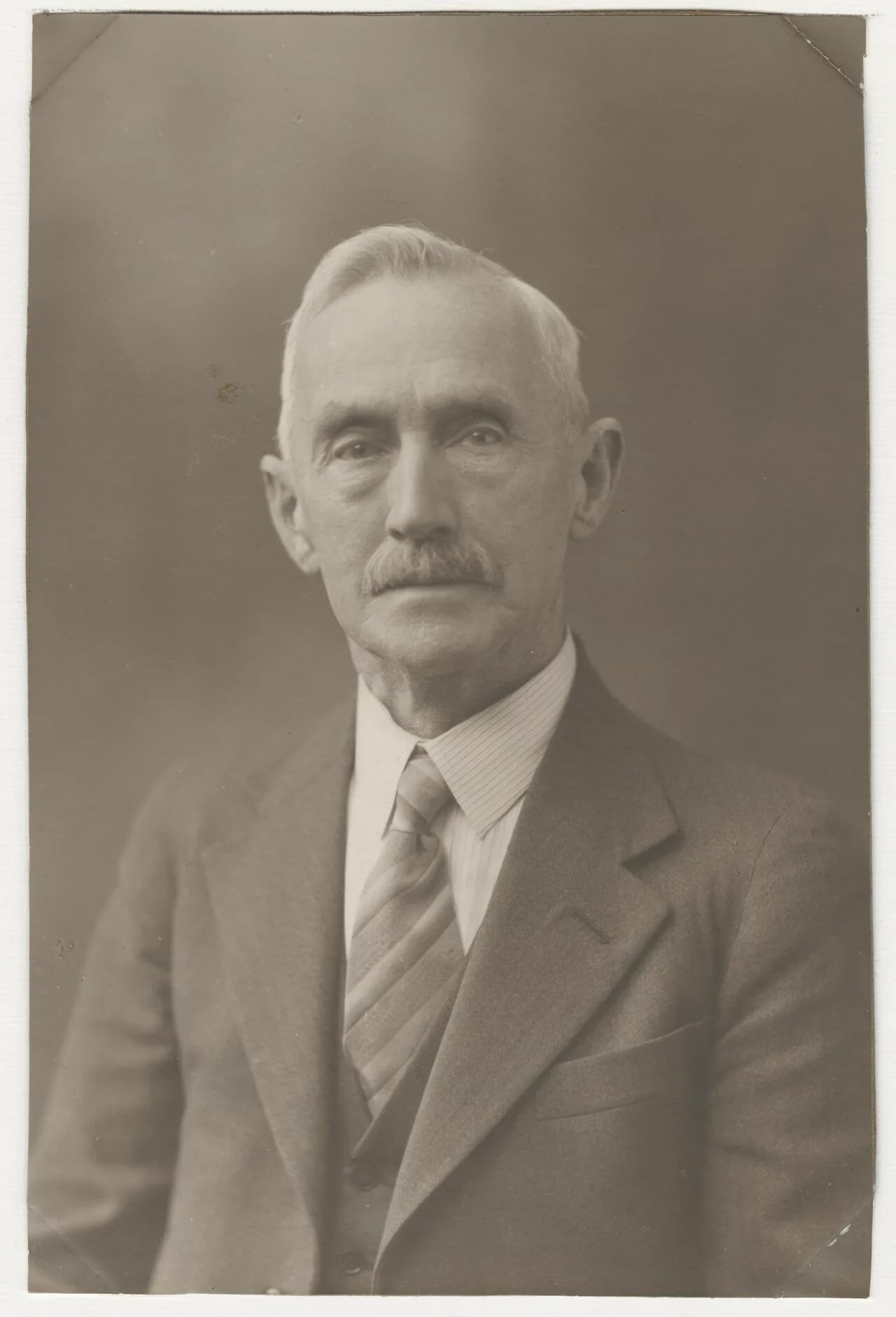 Porträt von Alexander Crow McGeorge (1868–1953) – Gedenkseite