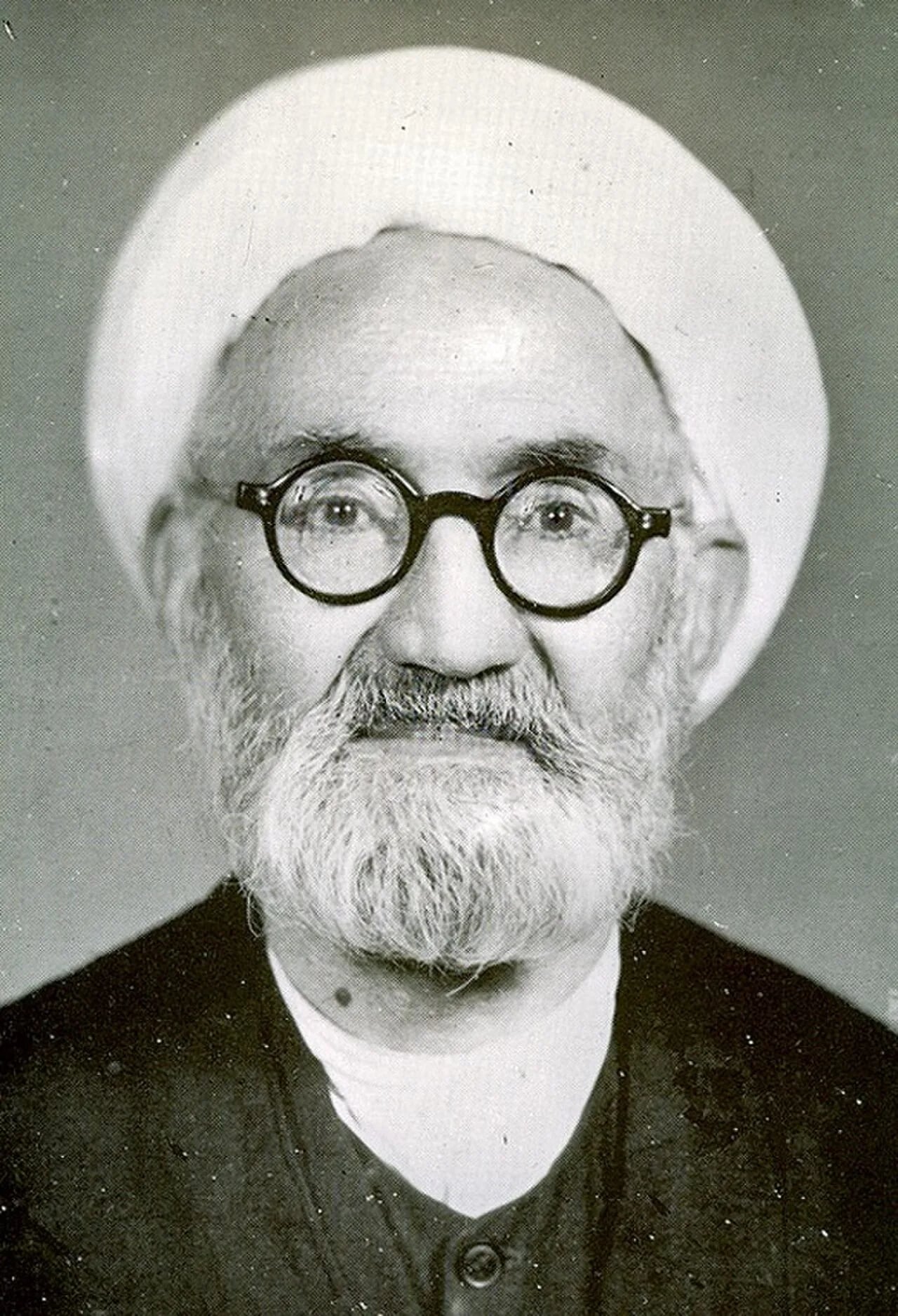 Portrait of Mirza Mahdi Elahi Qomshehei (1901–1973) – memorial page