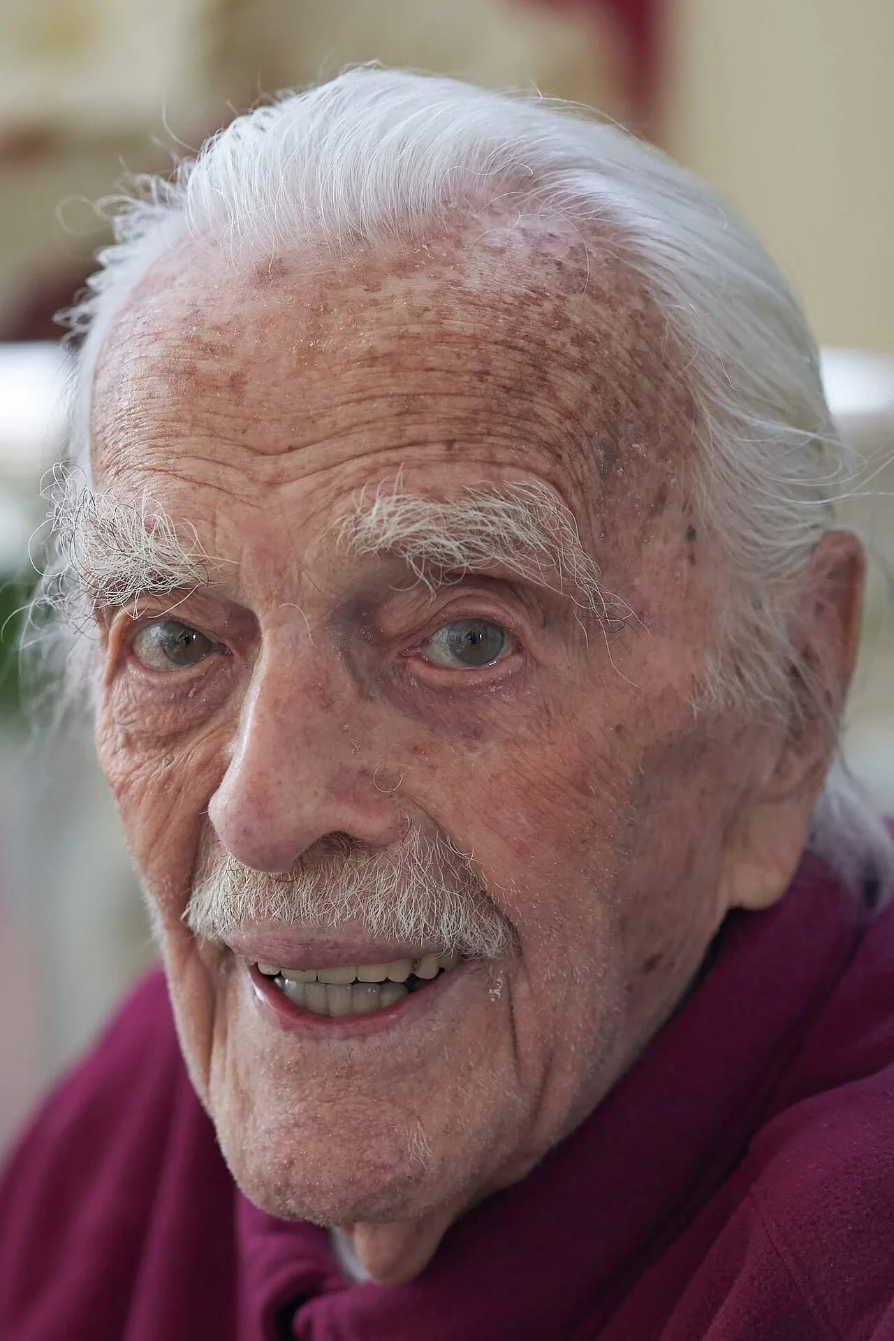 Porträt von Raymond Février (1920–2021) – Gedenkseite