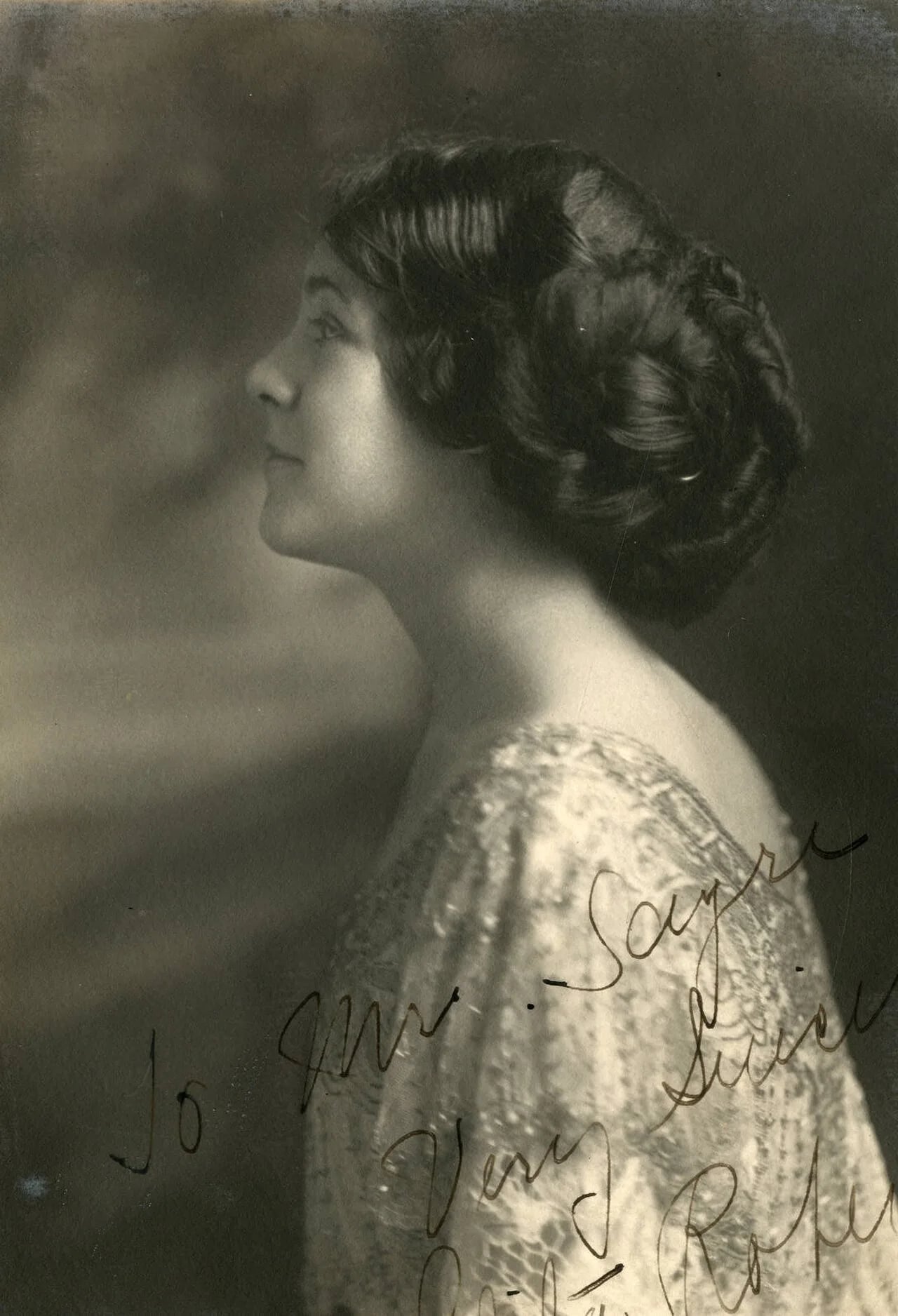 Porträt von Lolita Robertson (1888–1959) – Gedenkseite
