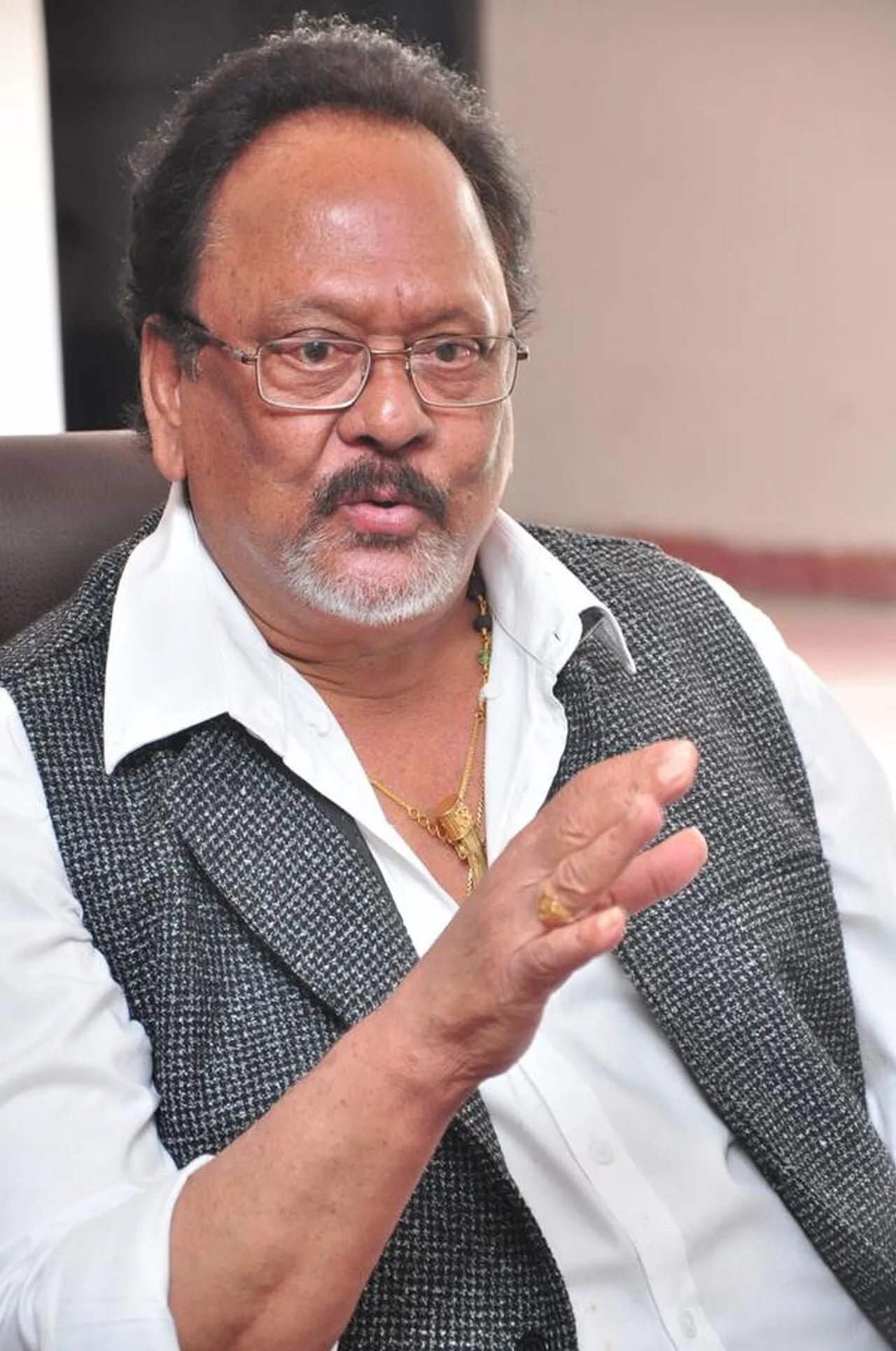 Porträt von Krishnam Raju (1940–2022) – Gedenkseite