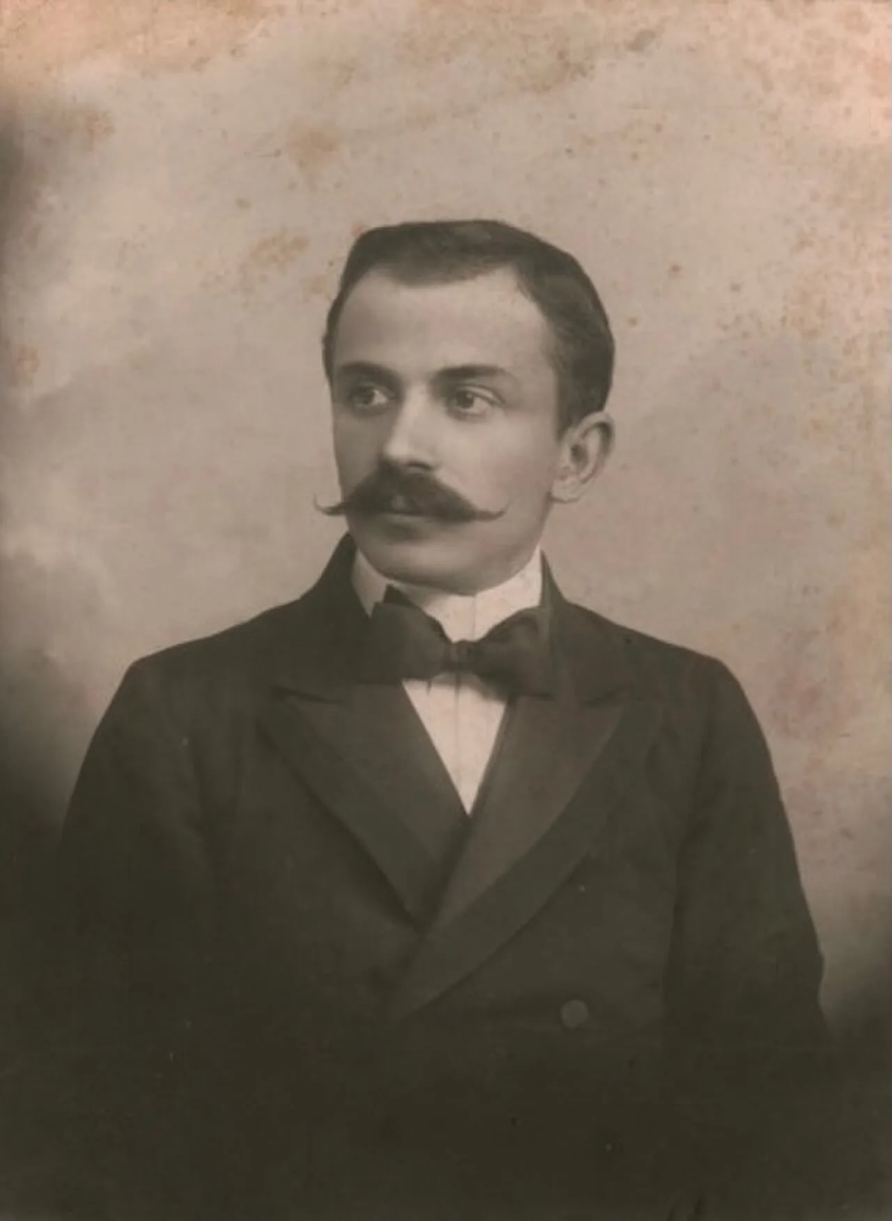 Porträt von Kristo Dako (1876–1941) – Gedenkseite