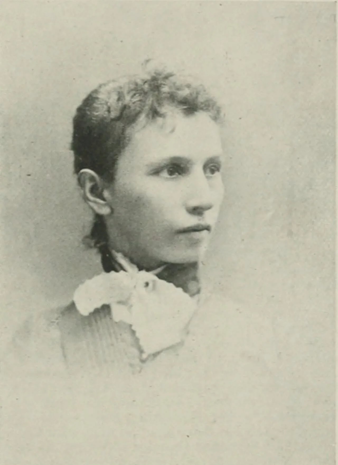 Portrait of Annie Russell Wall (1859–1942) – memorial page