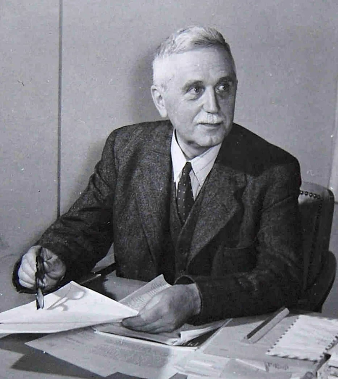 Portrait of E. Oosterhuis (1886–1966) – memorial page