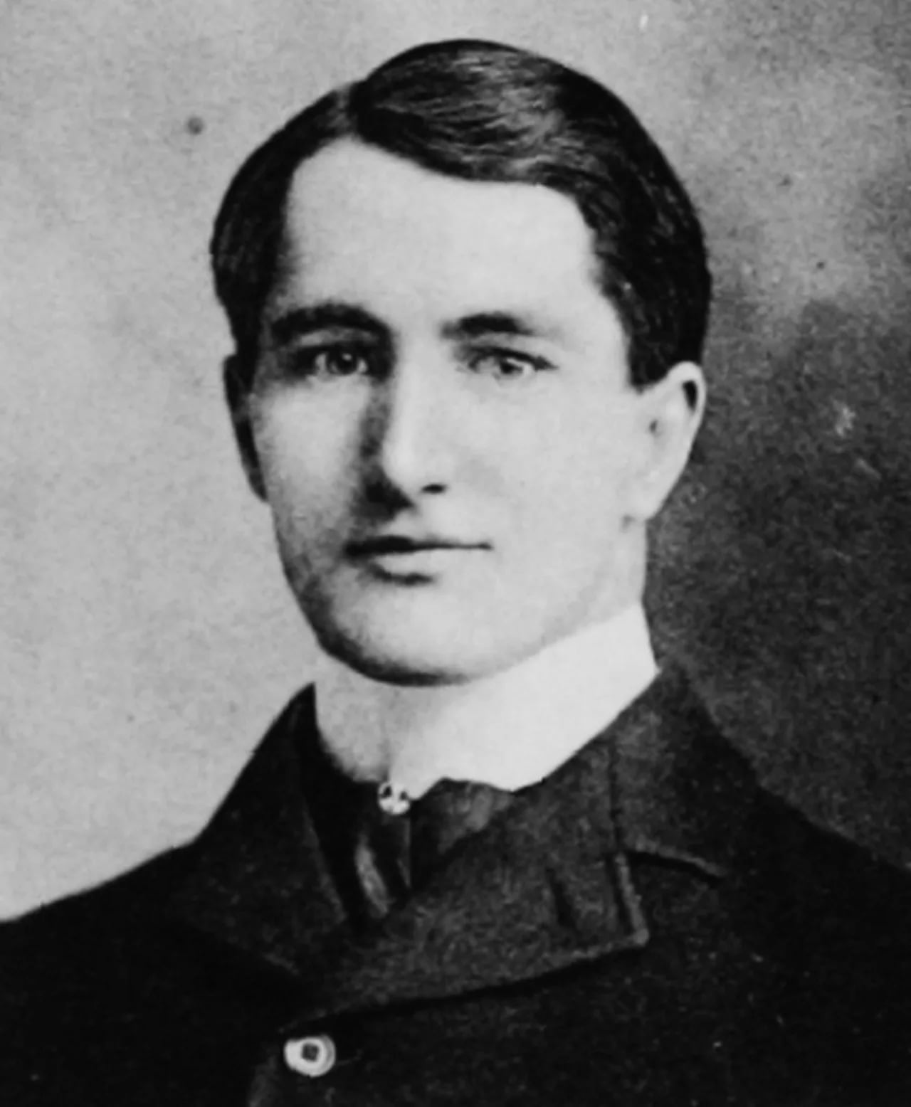 Portrait of L. W. Boynton (1877–1937) – memorial page